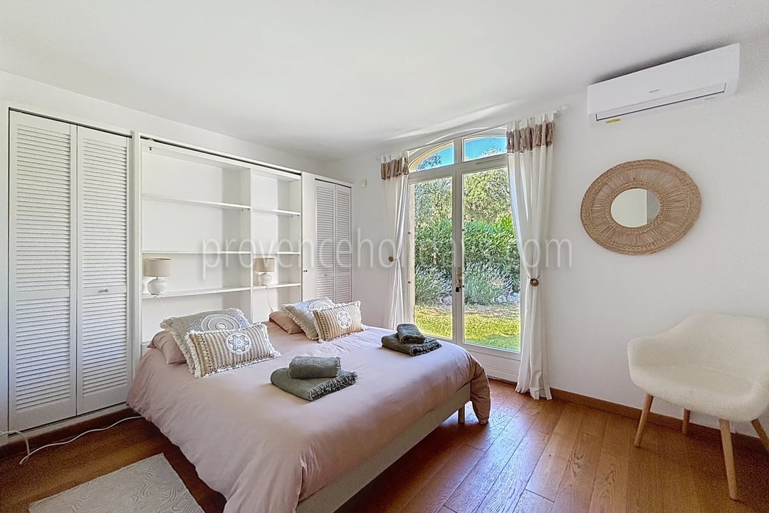 6 - Provenzalische Villa in Grimaud: Villa: Bedroom