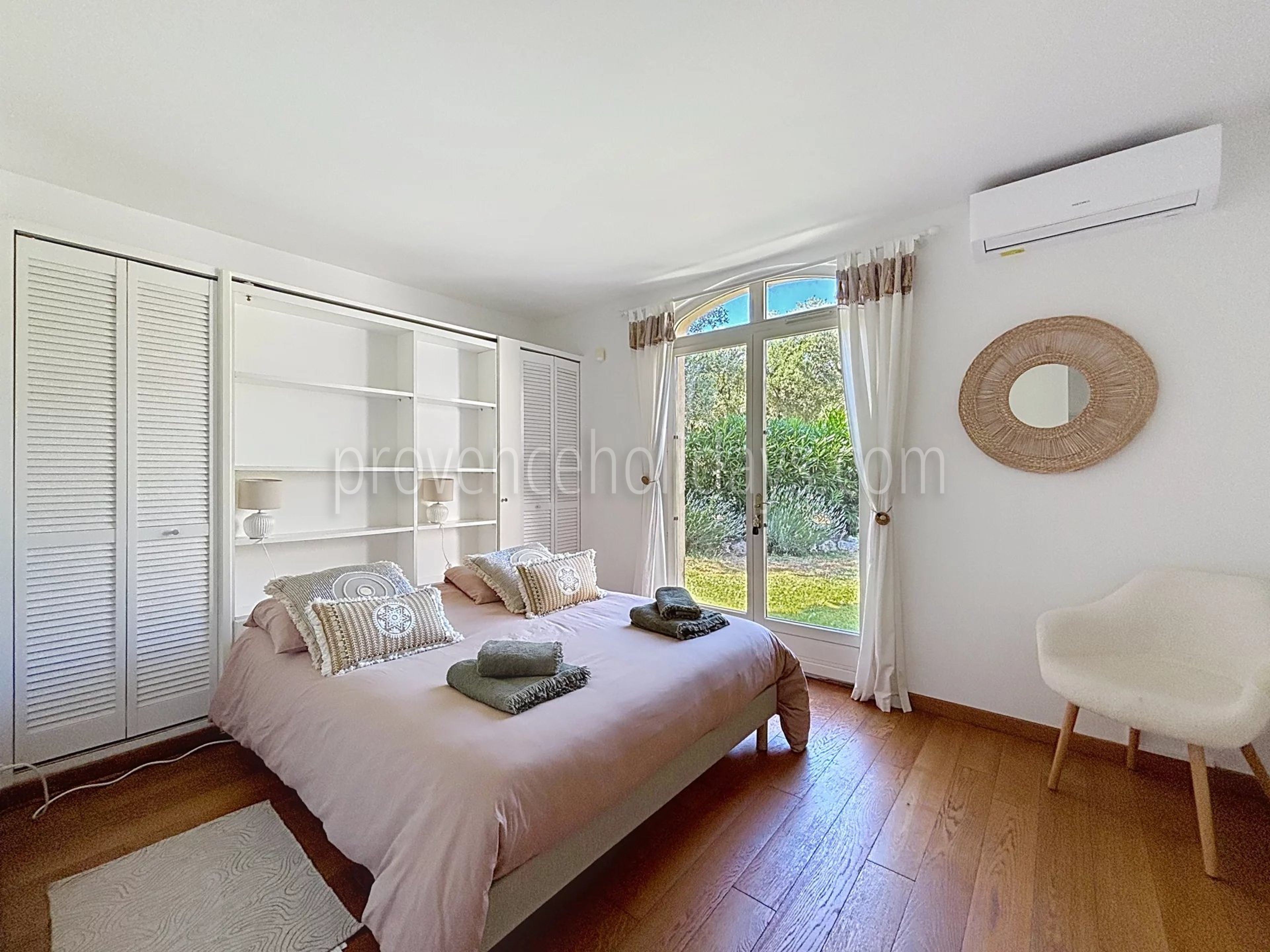 6 - Provenzalische Villa in Grimaud: Villa: Bedroom