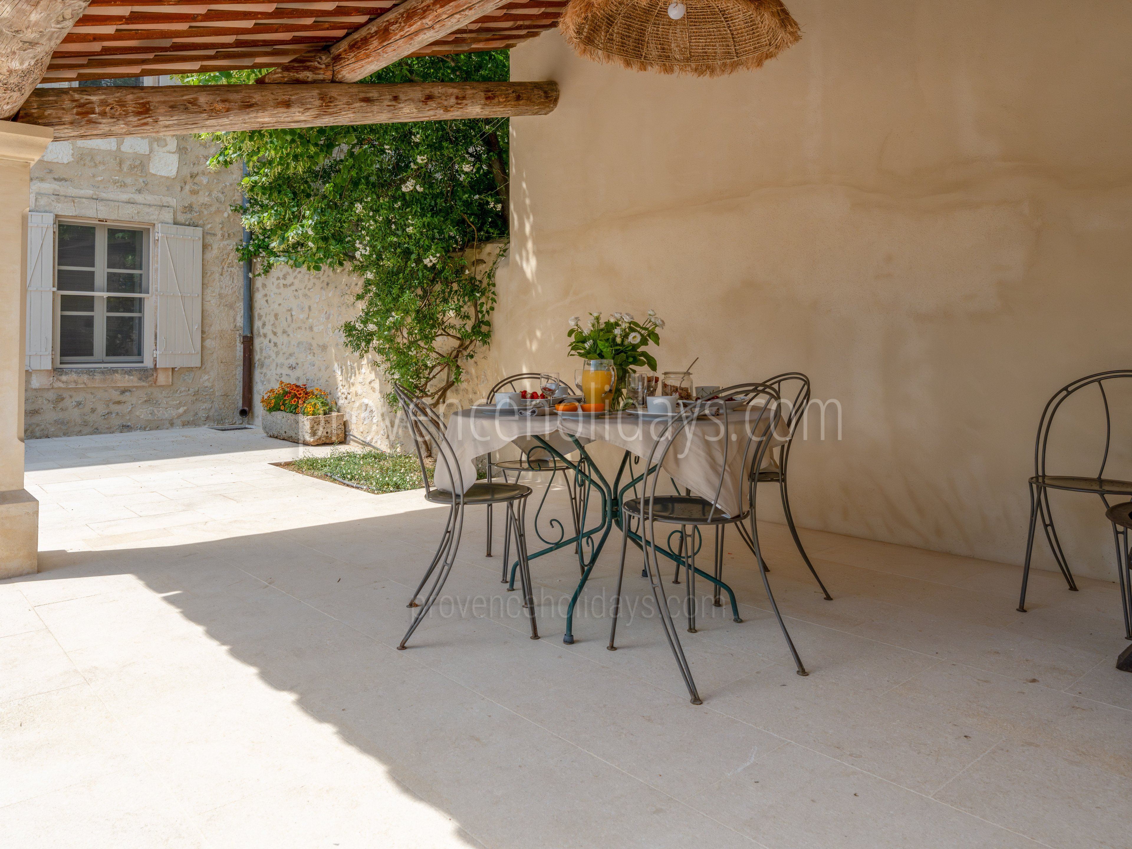56 - L\'art de vivre: Villa: Exterior