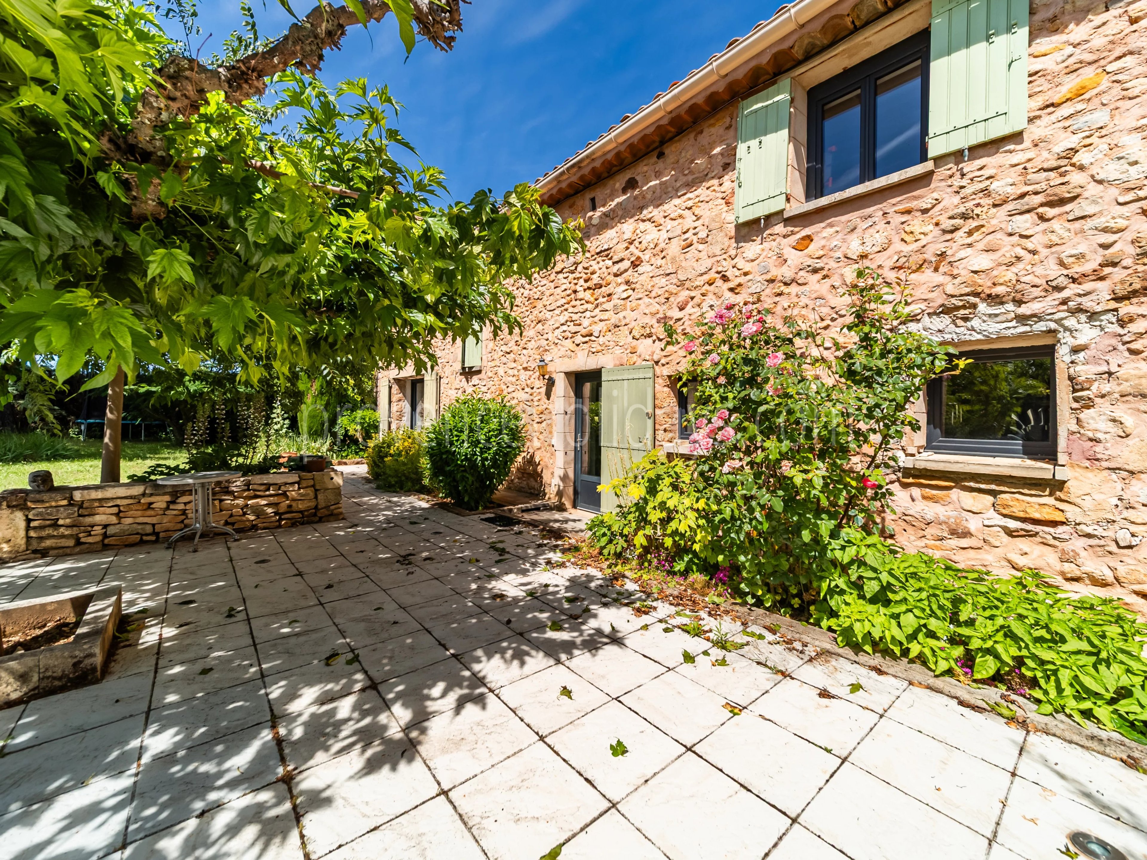 21 - Characterful mas in Bonnieux: Villa: Exterior