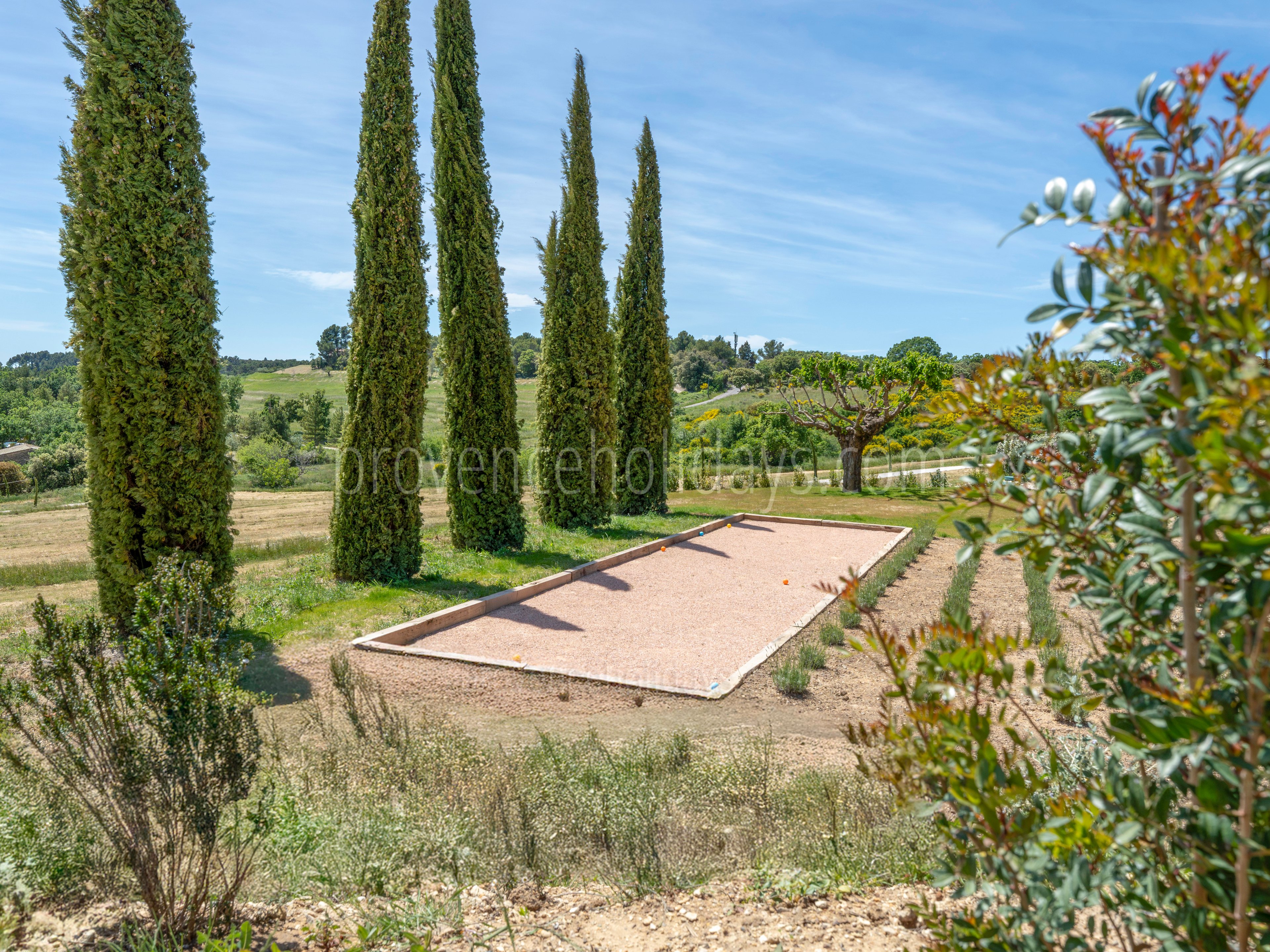 27 - Eden-en-Provence: Villa: Exterior