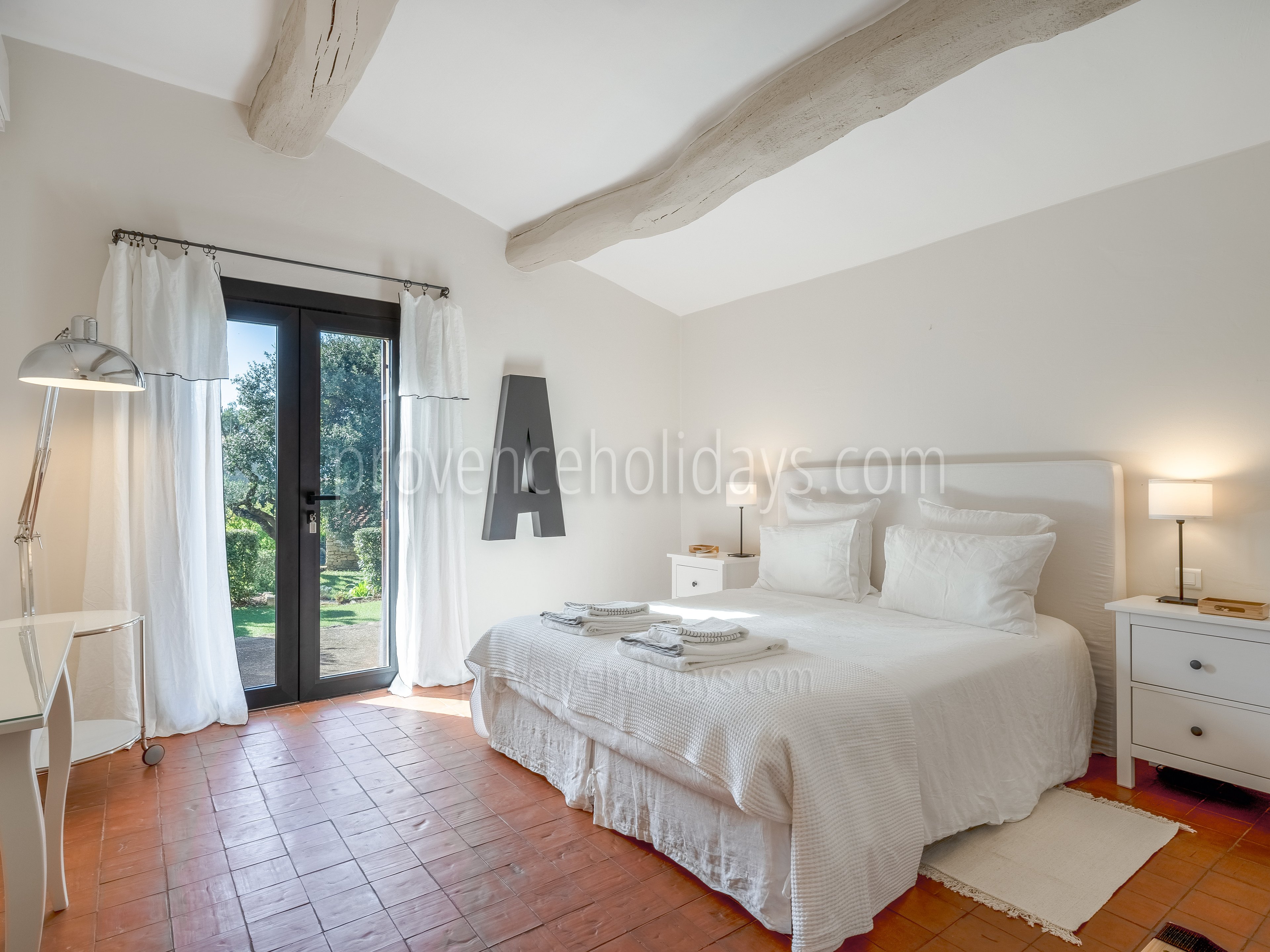 20 - L\'Amandière: Villa: Bedroom