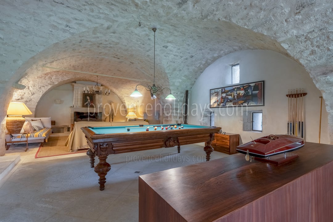 38 - La Bastide Neuve: Villa: Interior