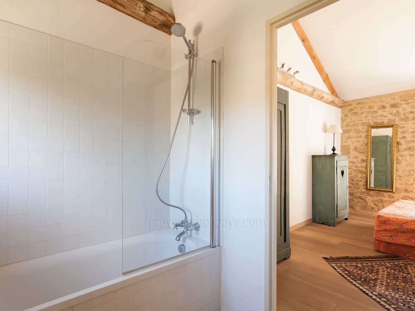 51 - Mas Pont-du-Gard: Villa: Bathroom