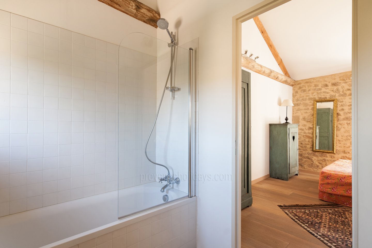 51 - Mas Pont-du-Gard: Villa: Bathroom