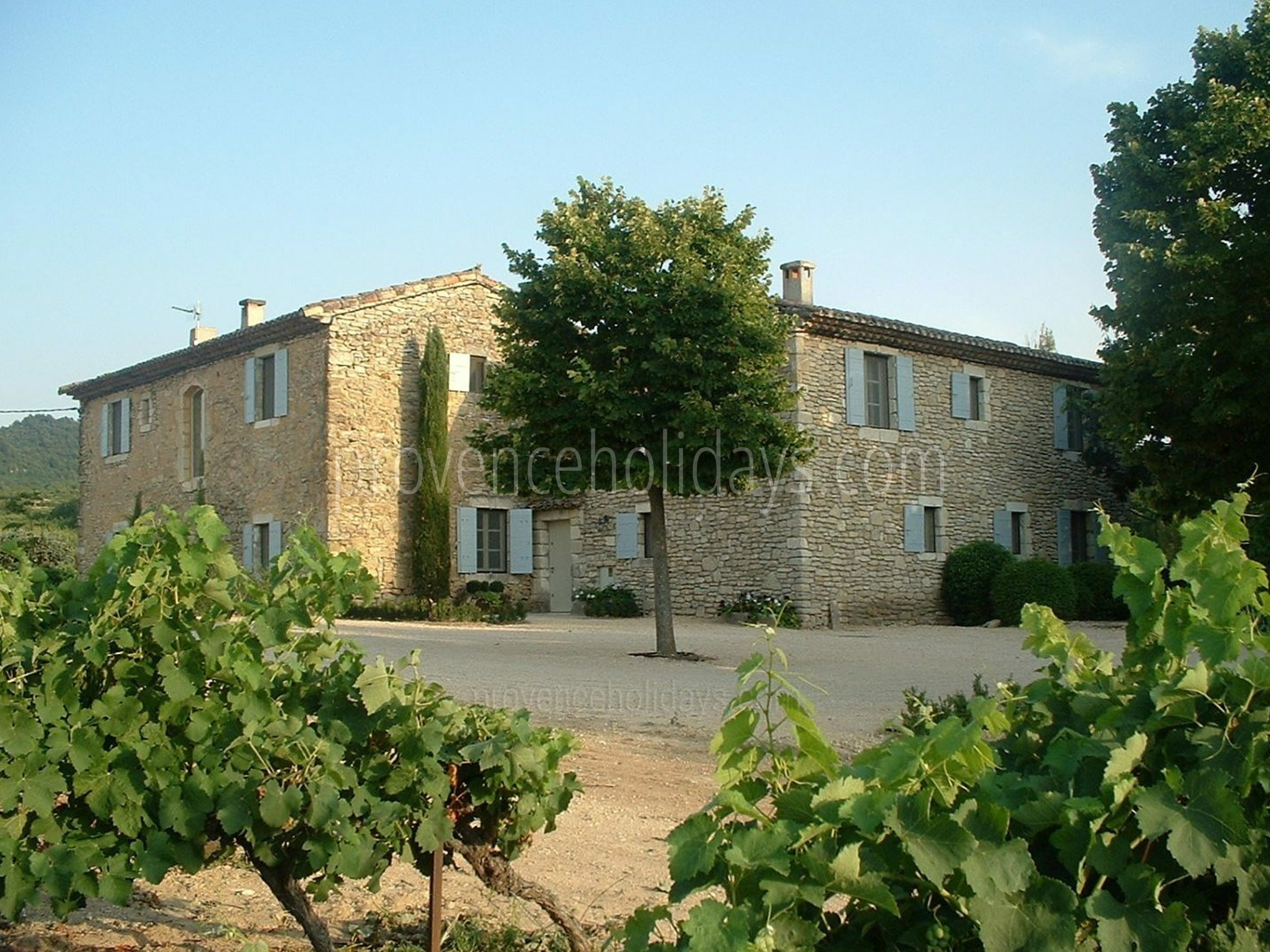 16 - Le Mas des Buis: Villa: Exterior