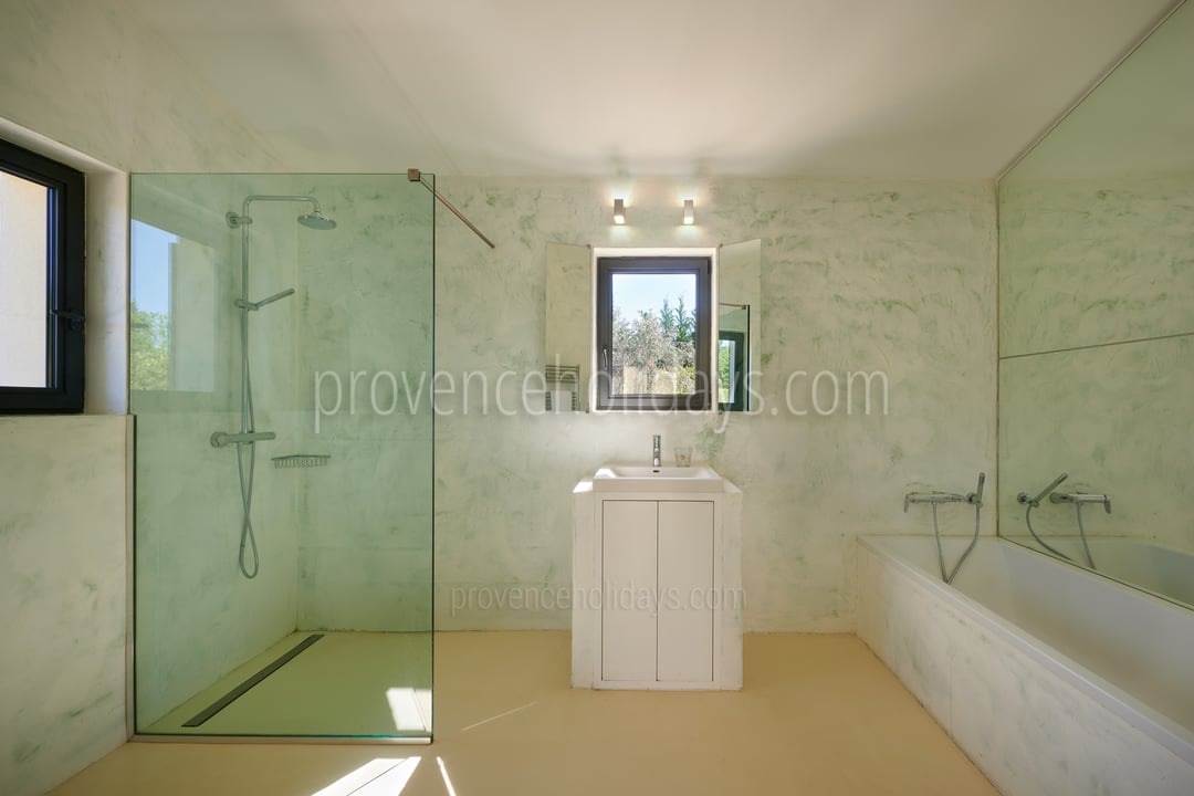 16 - Mas de l\'Artisan: Villa: Bathroom