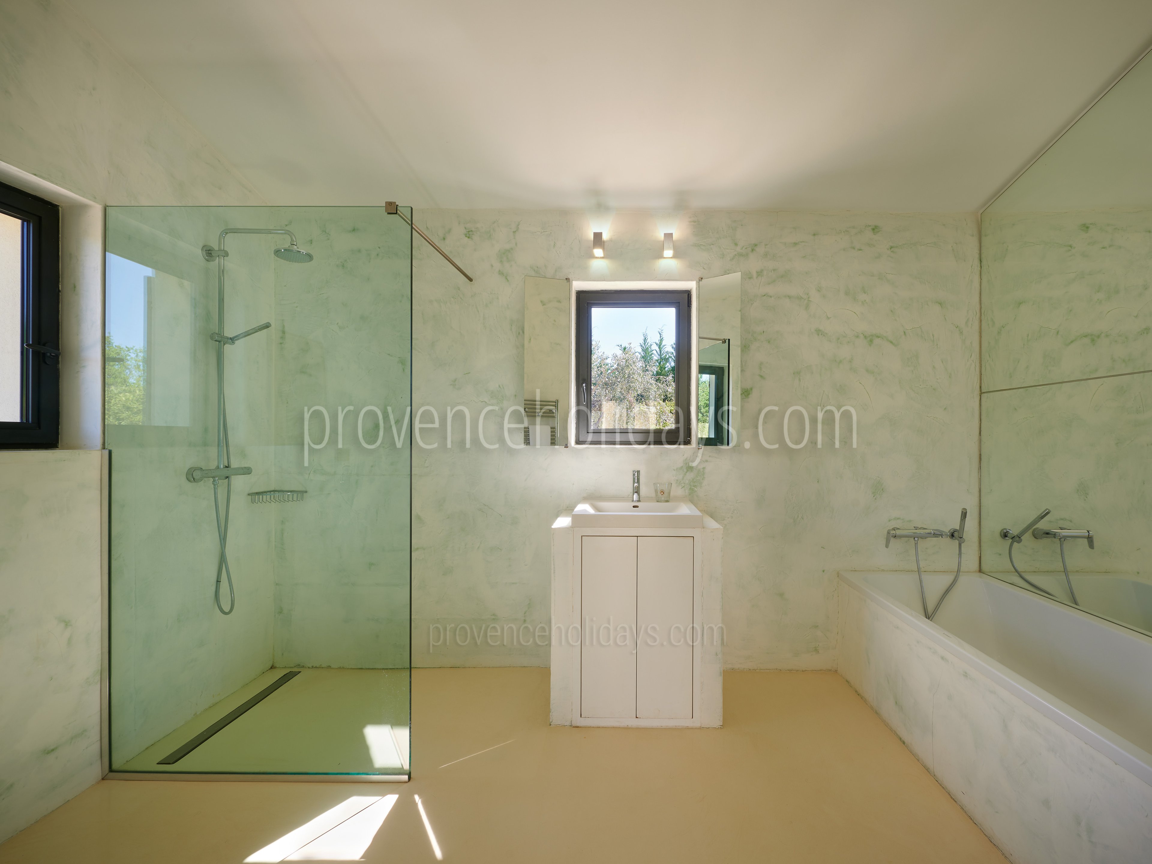 16 - Mas de l\'Artisan: Villa: Bathroom