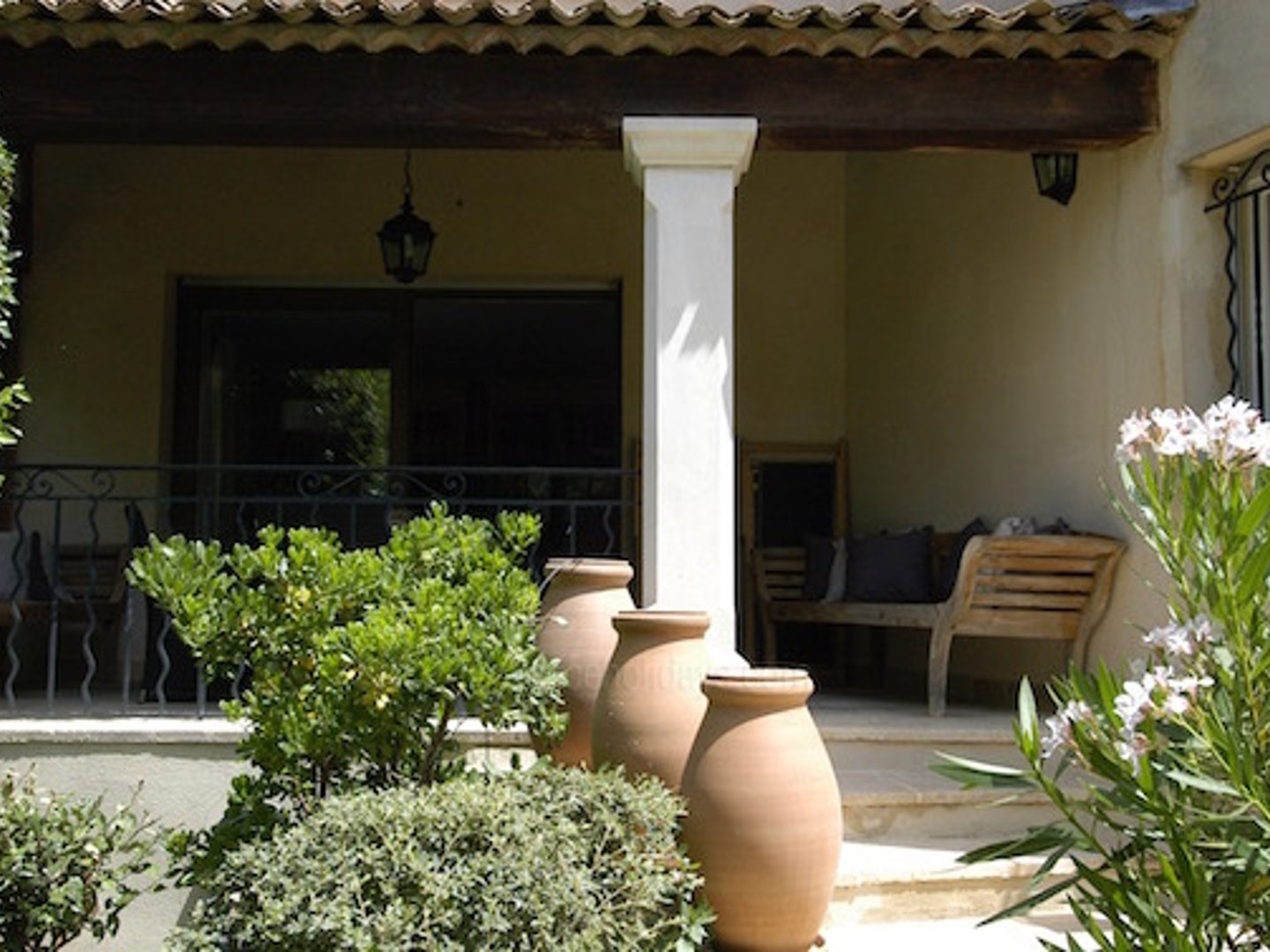19 - Villa des Pins: Villa: Exterior