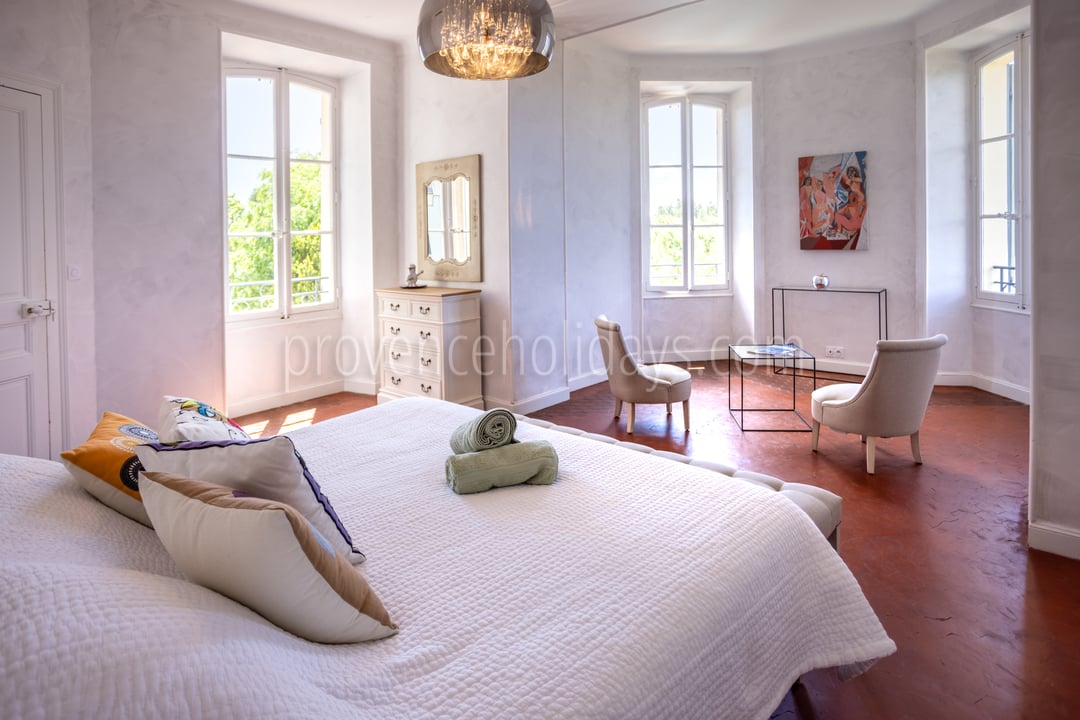 23 - Château des Lumières: Villa: Bedroom