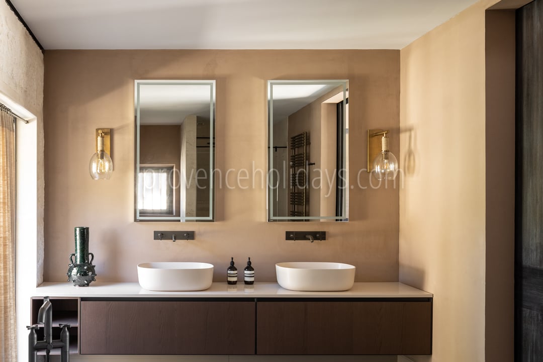 9 - Mas des Collines: Villa: Bathroom