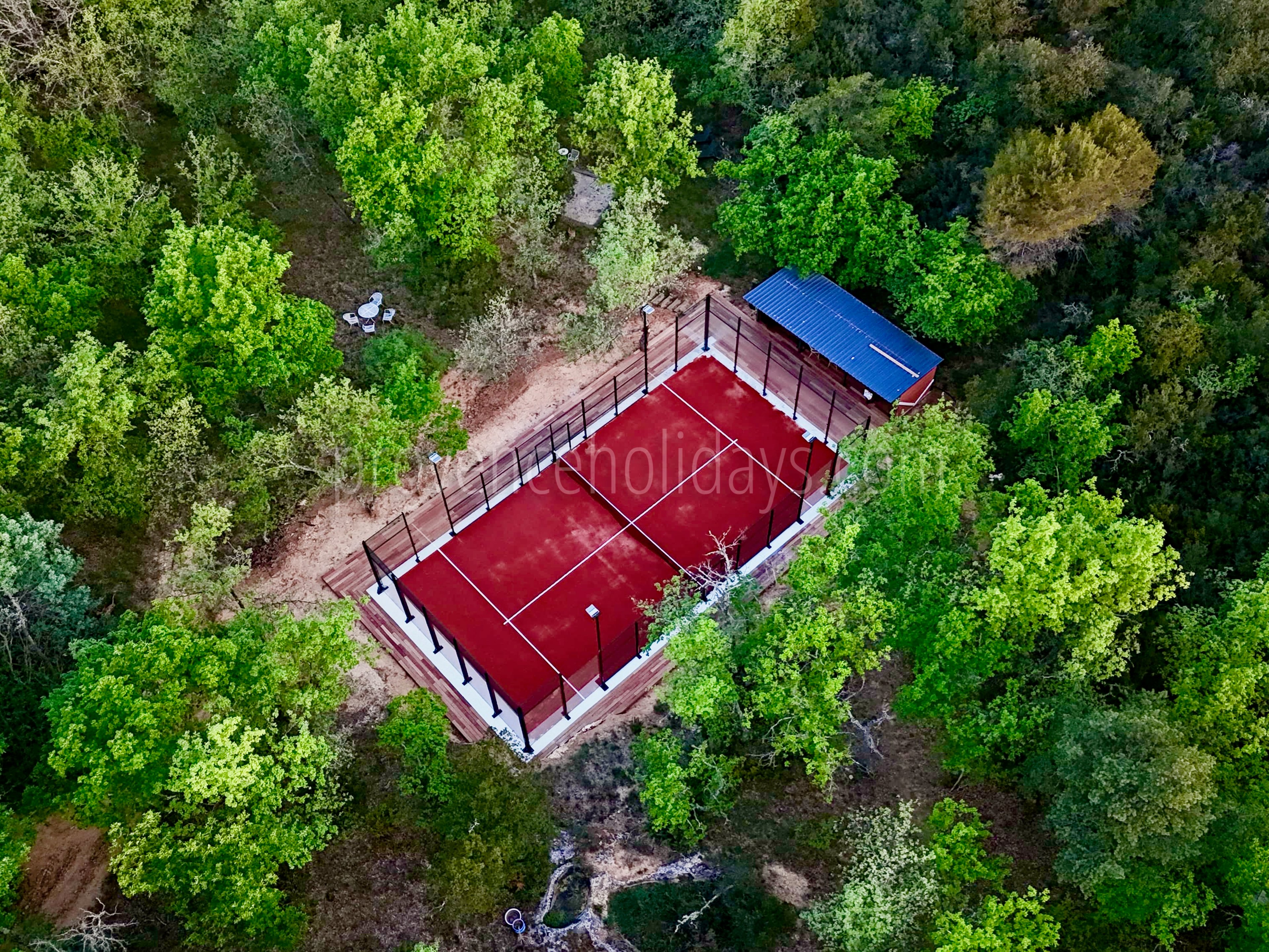 51 - Les Vues du Luberon: Villa: Exterior