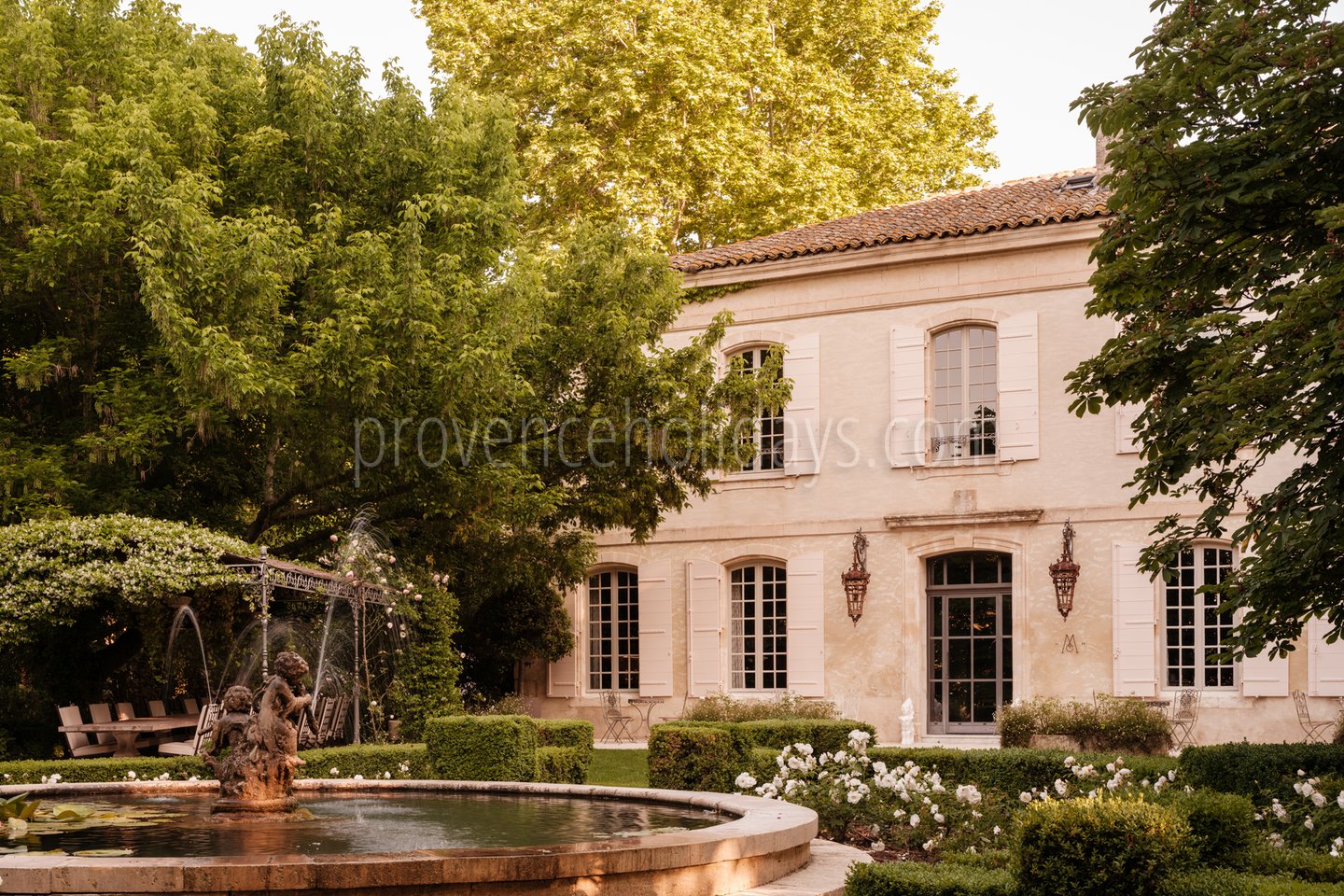 62 - Mas de Maussane: Villa: Exterior