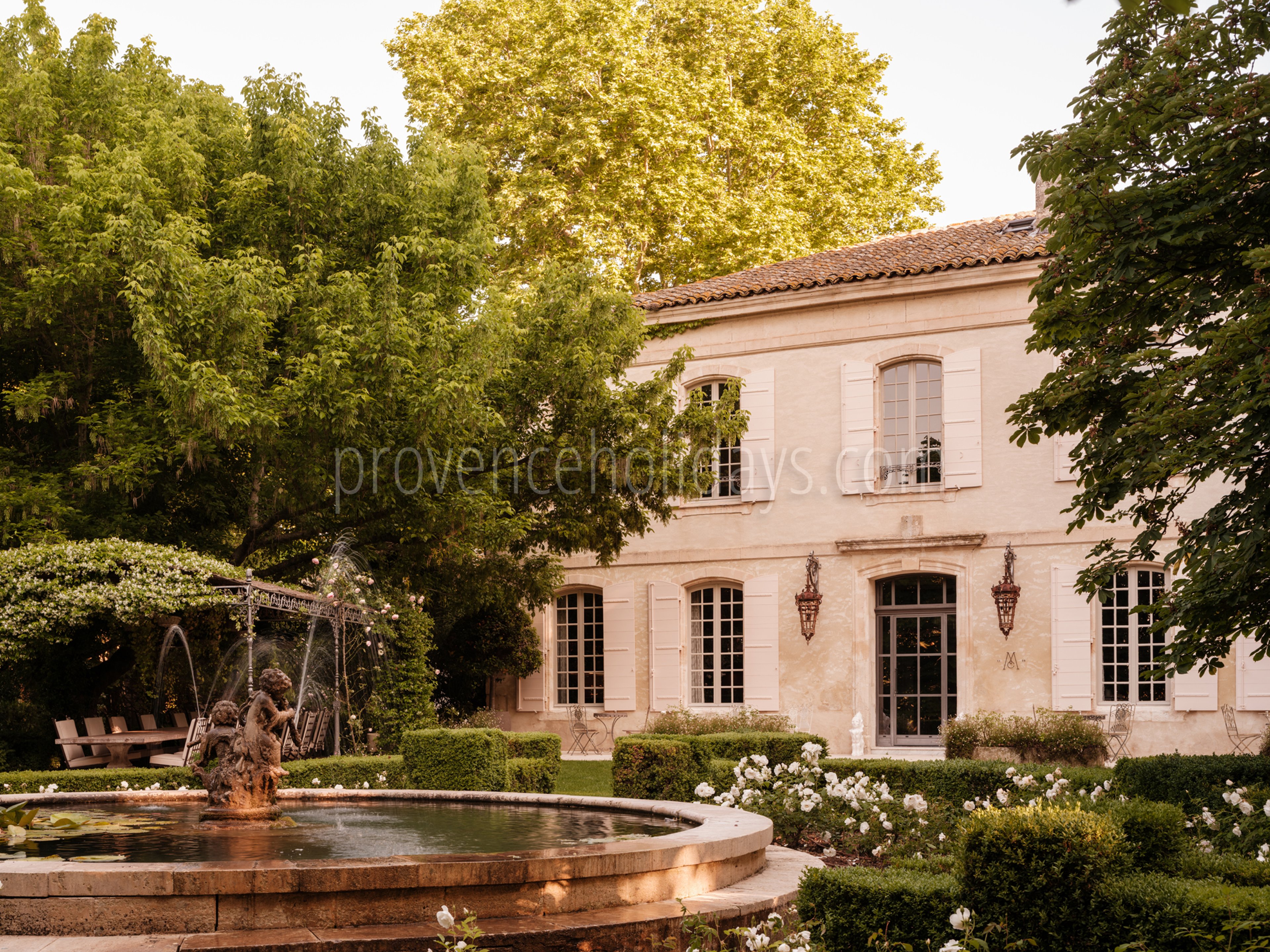 62 - Mas de Maussane: Villa: Exterior
