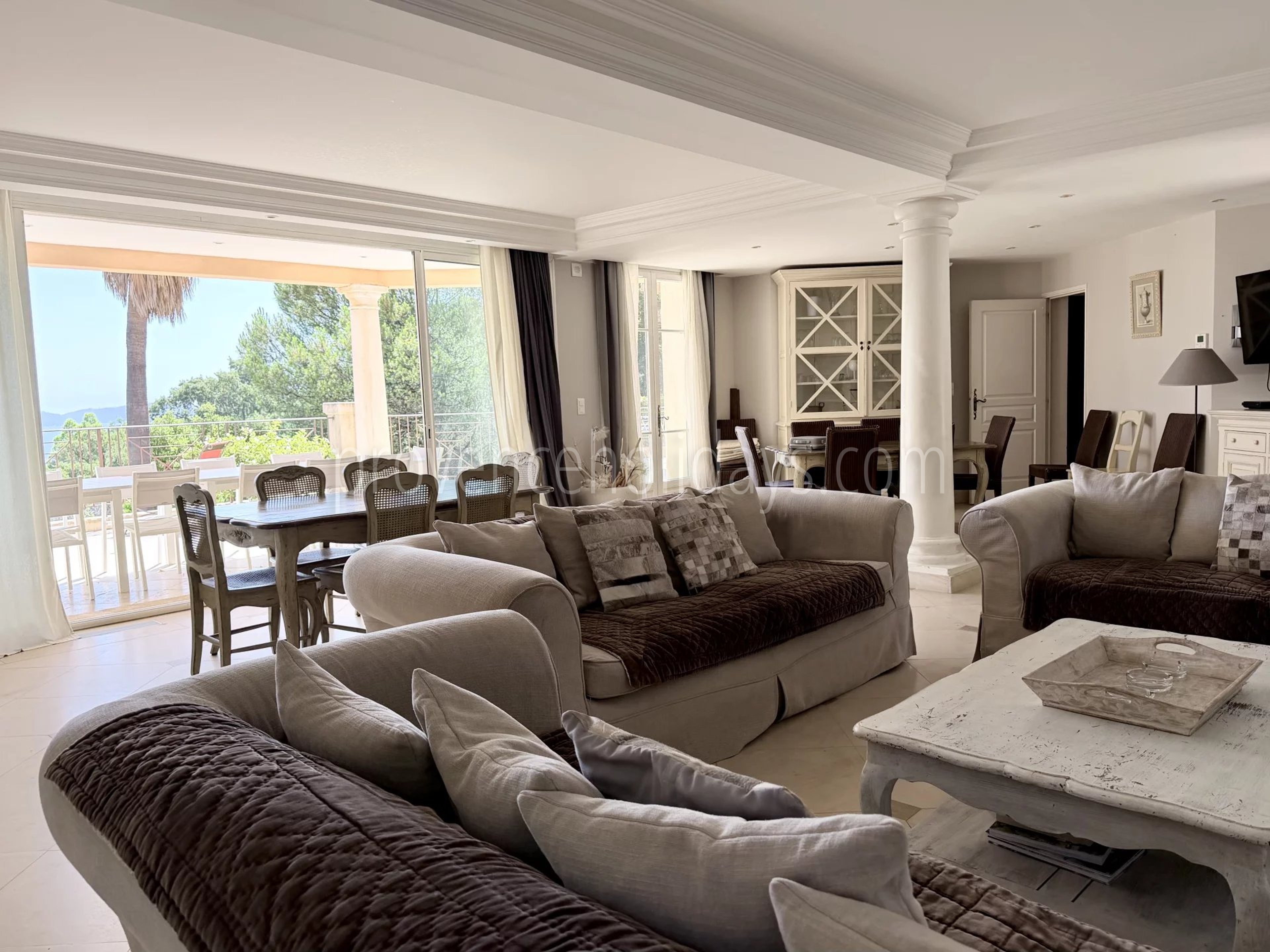 11 - Villa mit Kamin in Cavalaire-sur-Mer: Villa: Interior