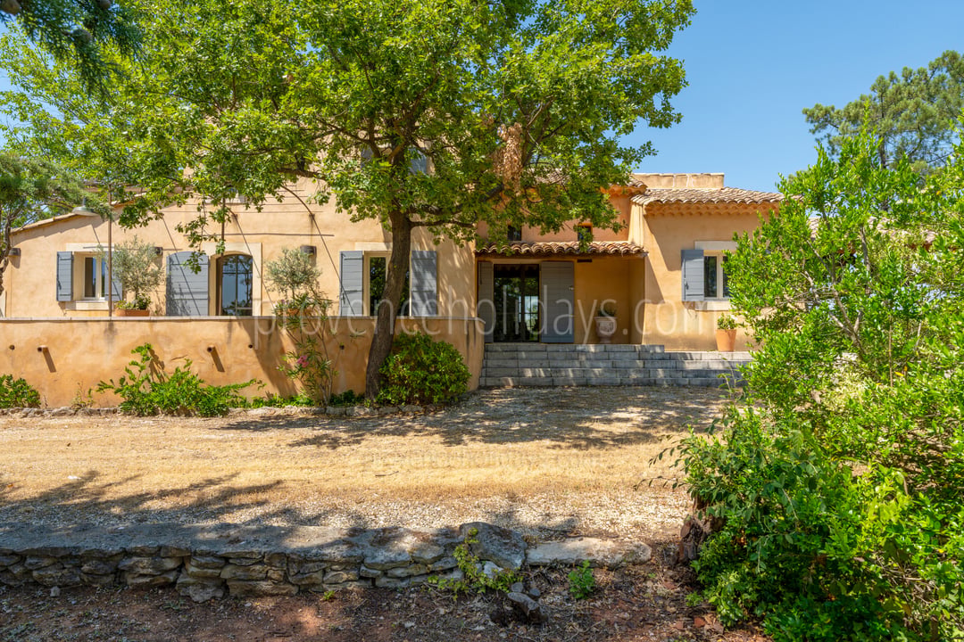 27 - La Maison des Ocres: Villa: Exterior