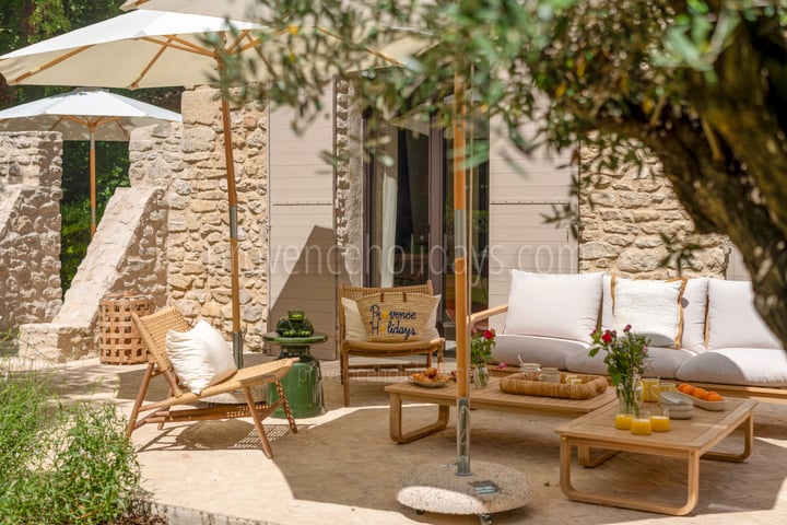 16 - Domaine de la Sorgue: Villa: Exterior