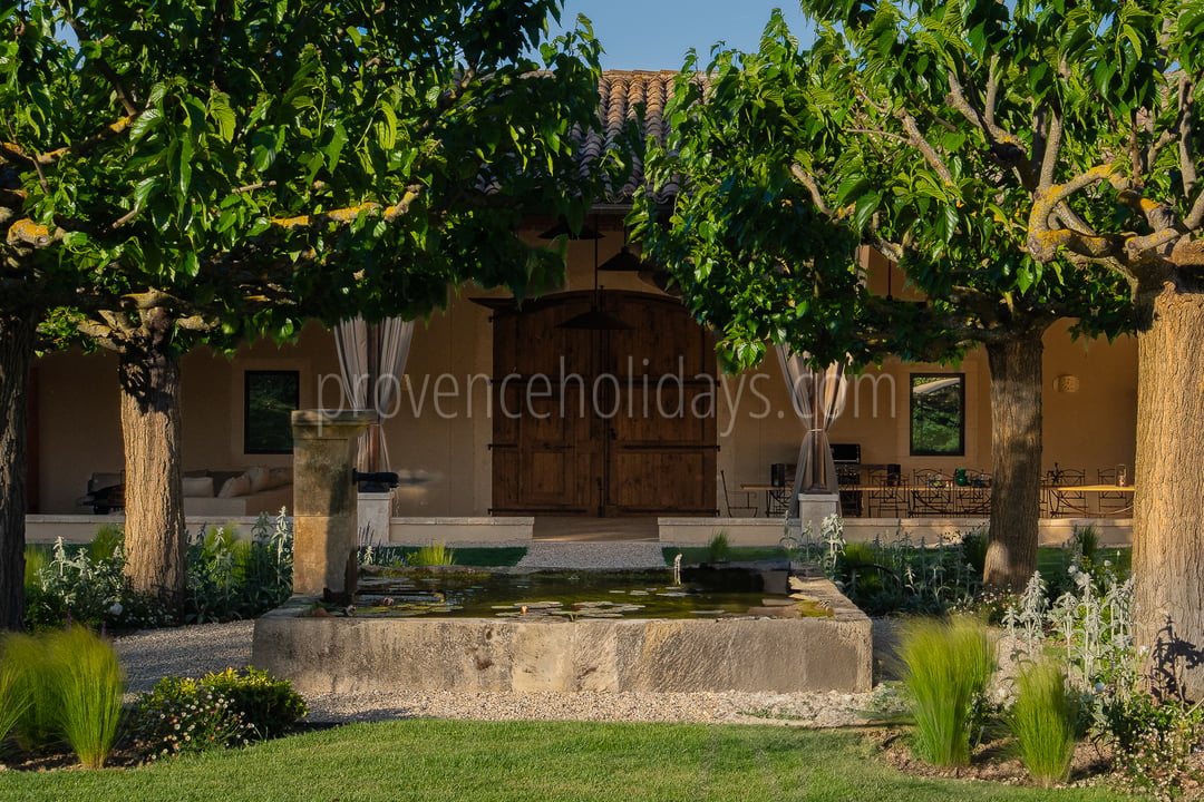 116 - Mas des Cascades: Villa: Exterior