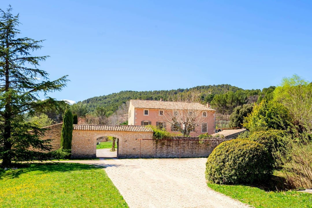 67 - La Bastide des Sources: Villa: Exterior