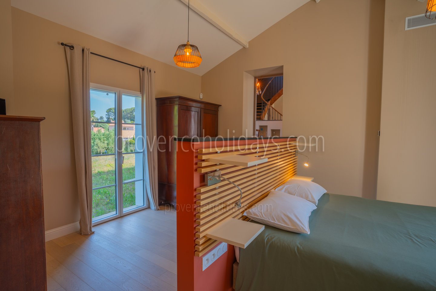 20 - Bastidon: Villa: Bedroom