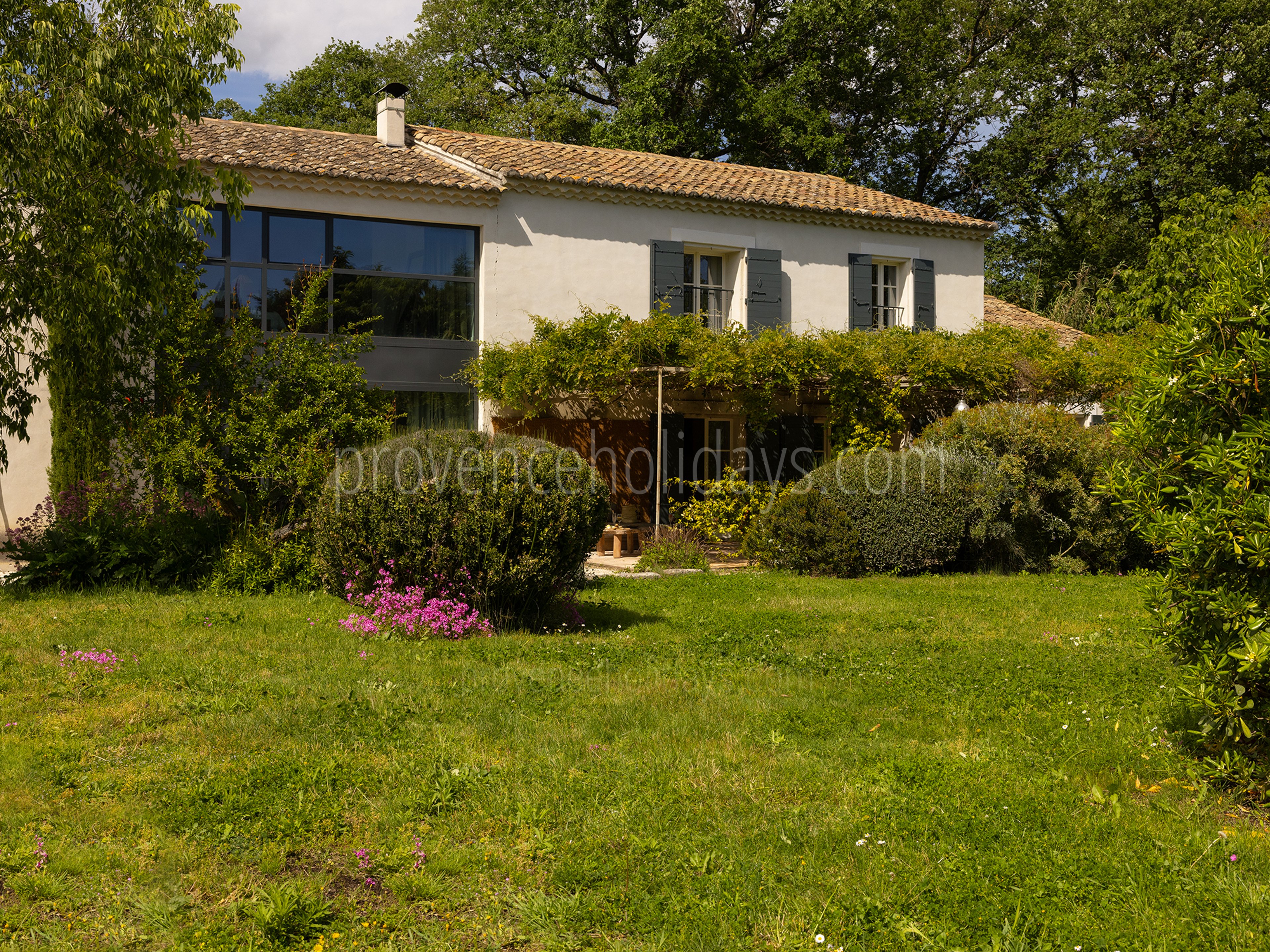17 - Mas du Figuier: Villa: Exterior