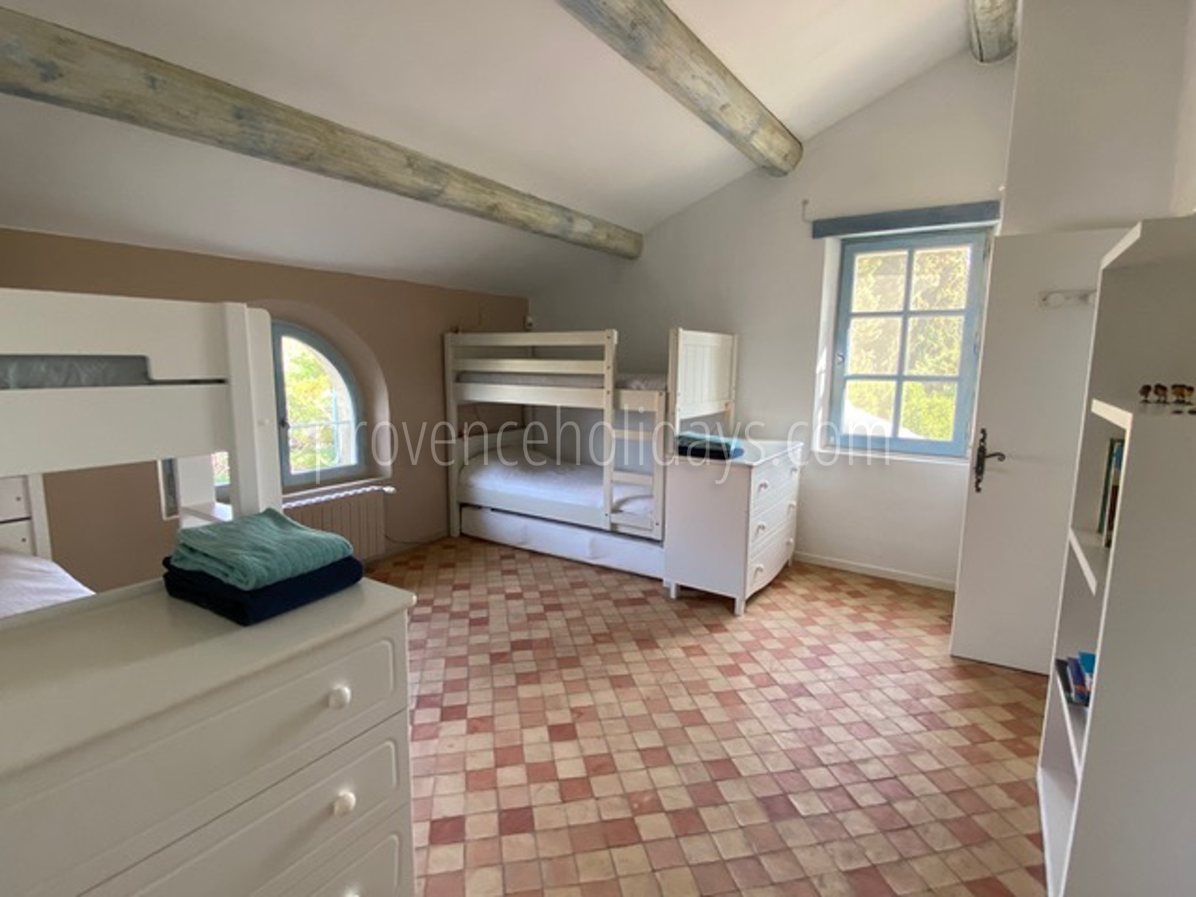 5 - le Refuge Provençal: Villa: Bedroom