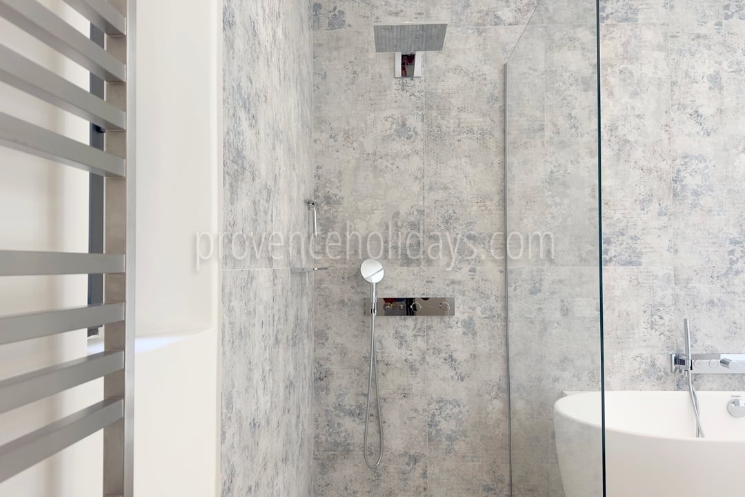 53 - Domaine Altavista: Villa: Bathroom