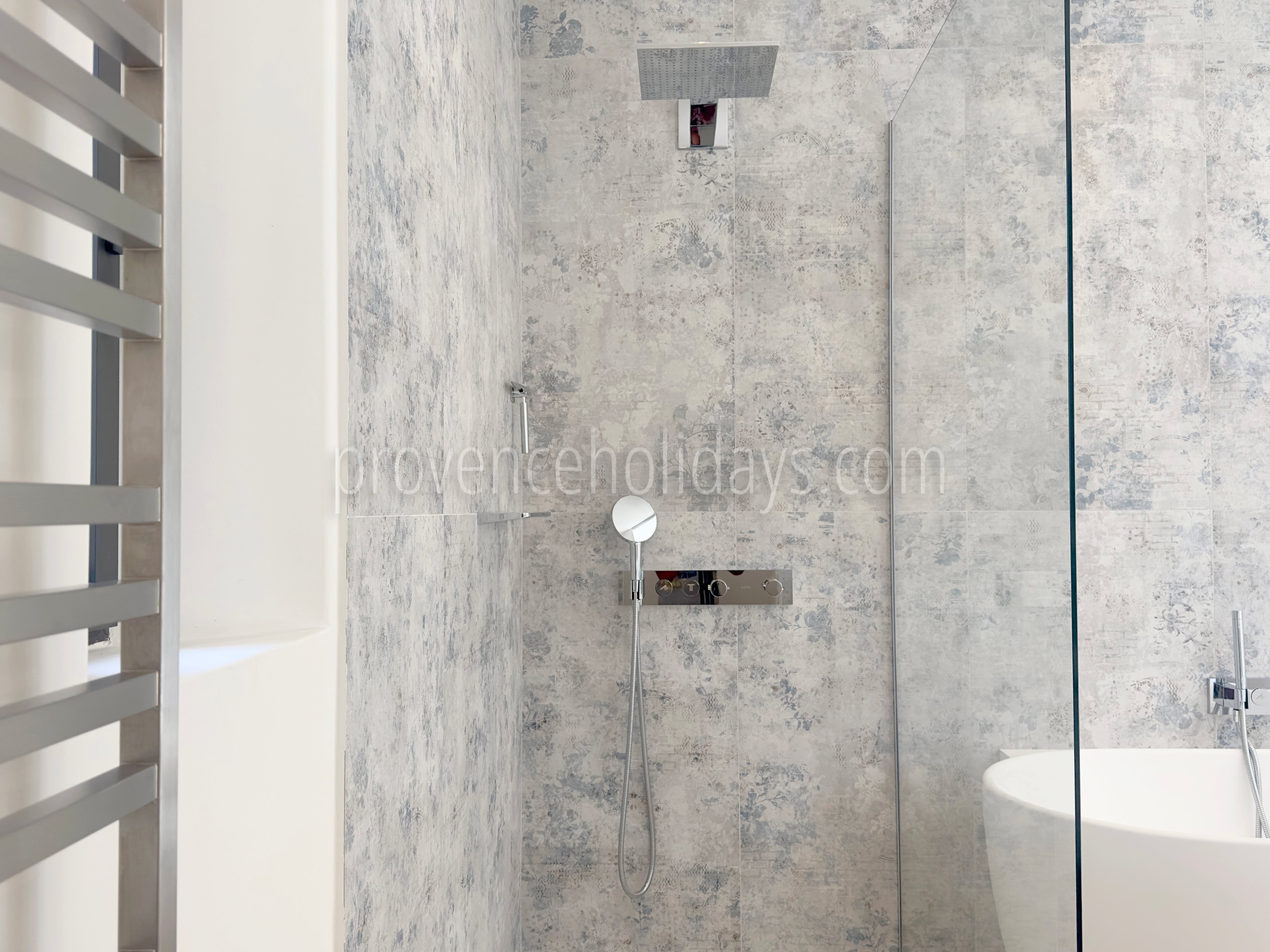 53 - Domaine Altavista: Villa: Bathroom