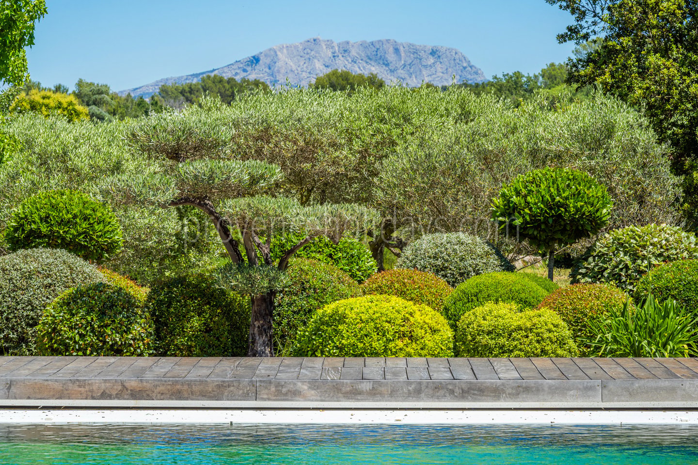 4 - Horizon Sainte-Victoire: Villa: Exterior