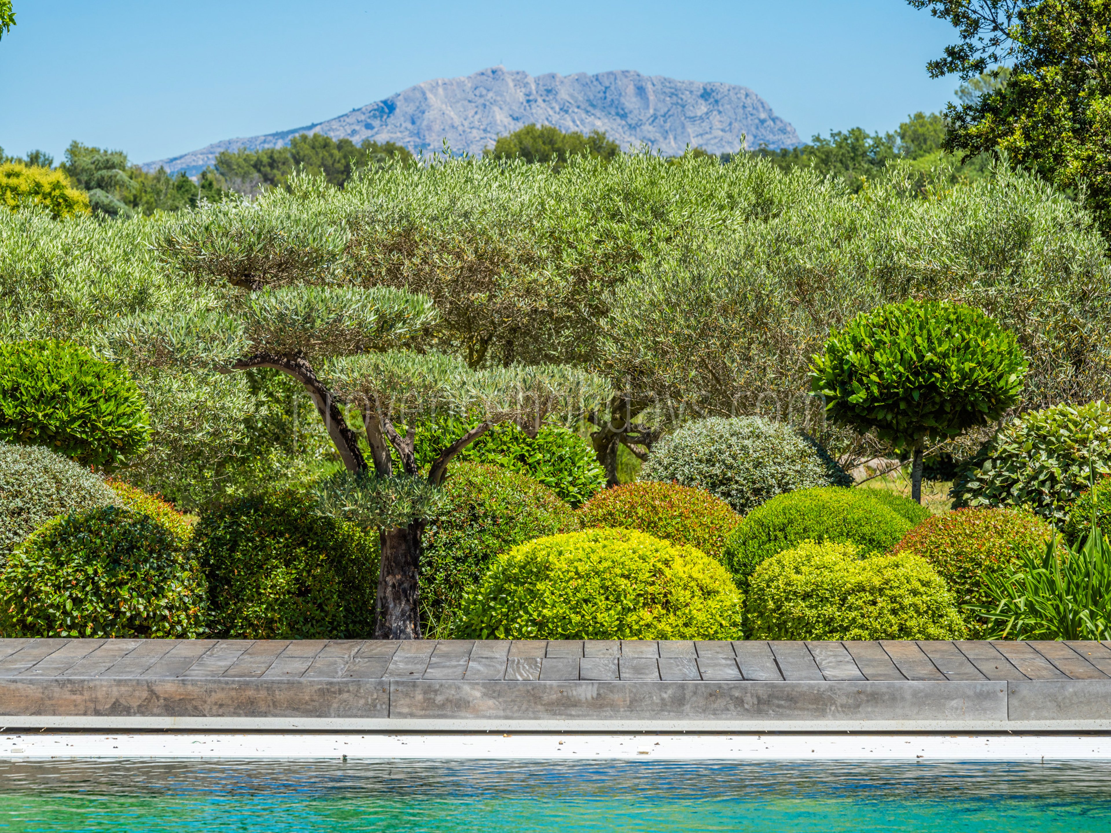 4 - Horizon Sainte-Victoire: Villa: Exterior