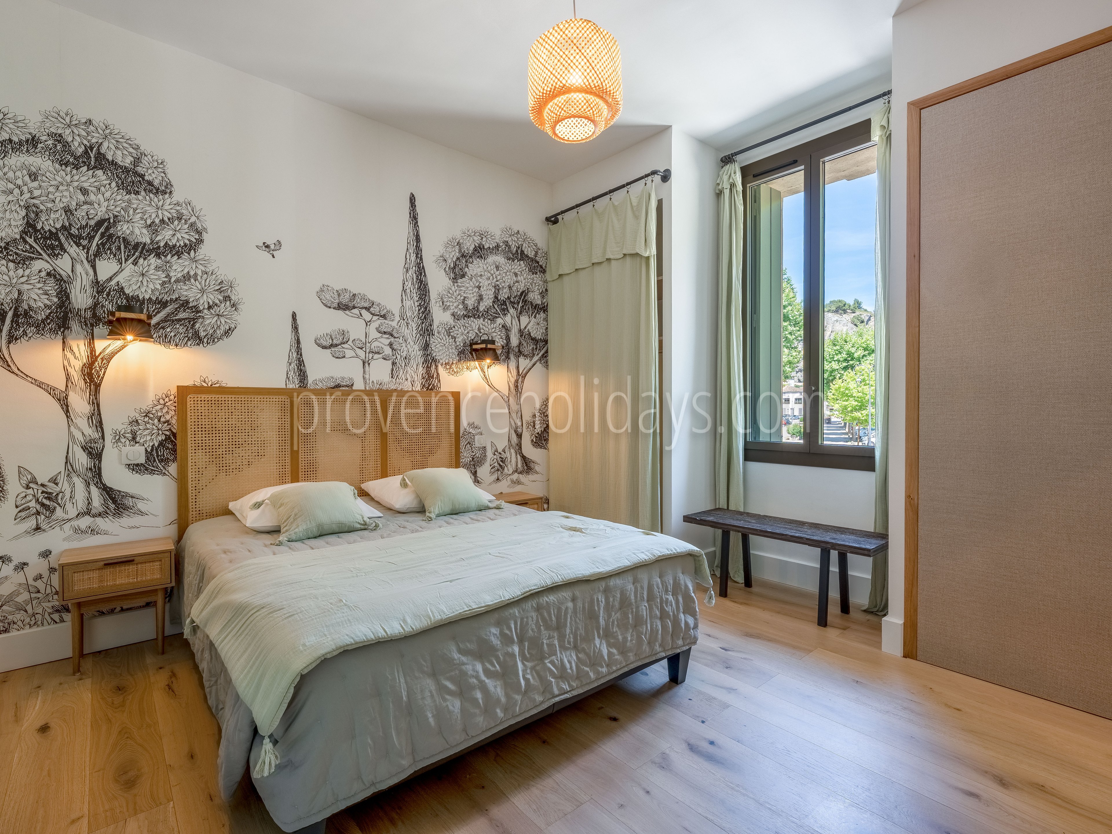 33 - Bastide Leontin: Villa: Bedroom