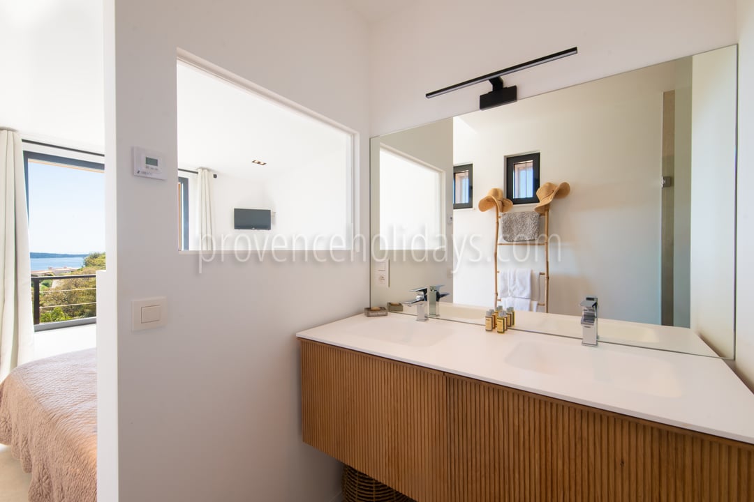 13 - Villa Baya: Villa: Bathroom