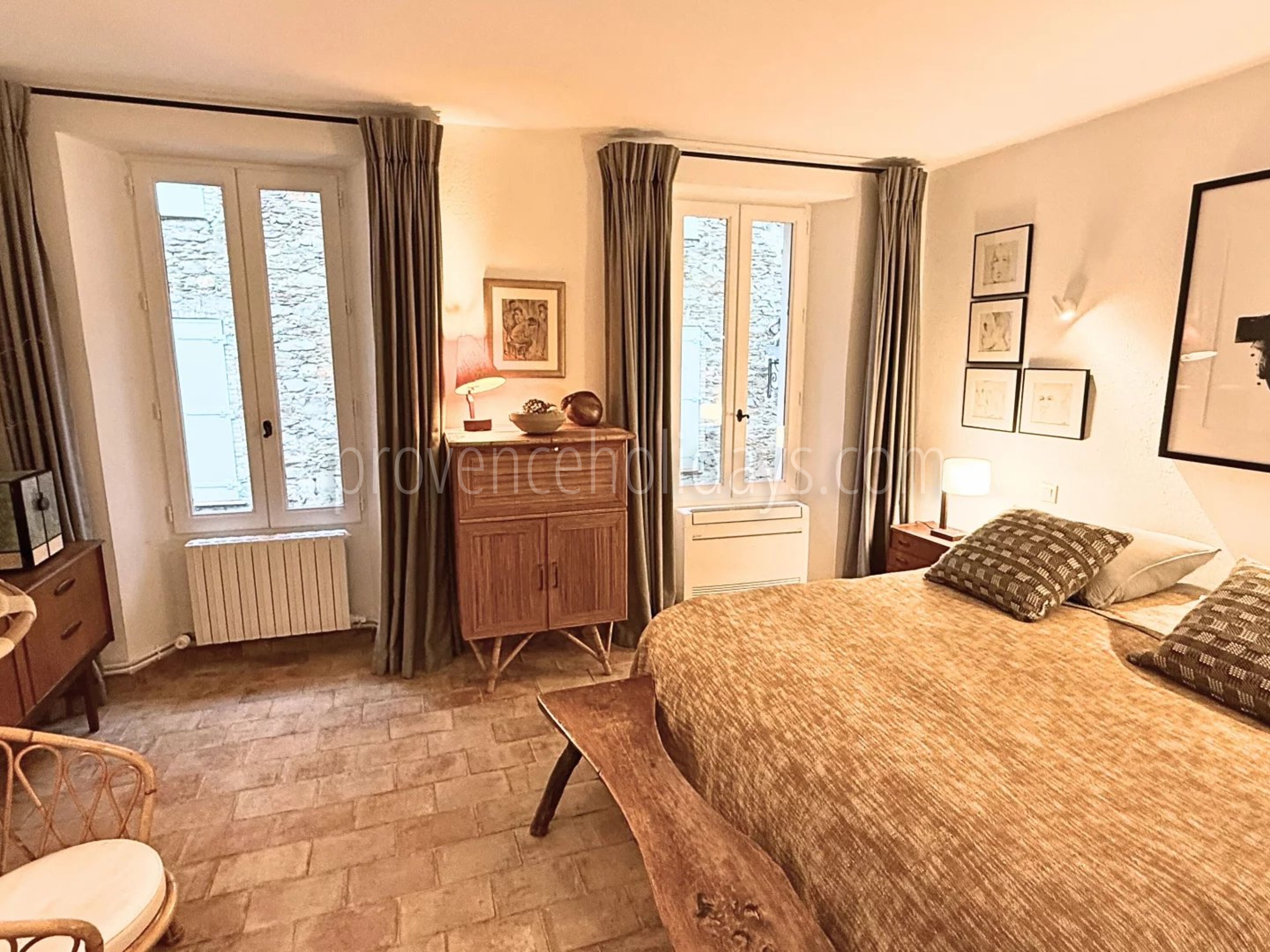 6 - Renovated house in La Garde-Freinet: Villa: Bedroom