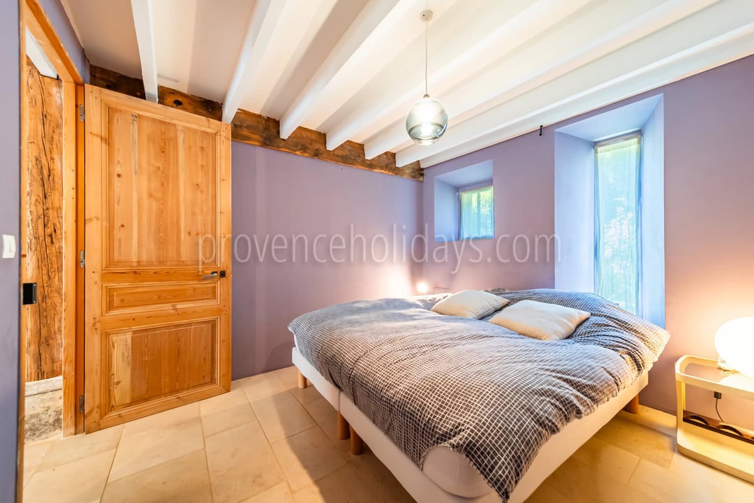 14 - Characterful mas in Cavaillon: Villa: Bedroom