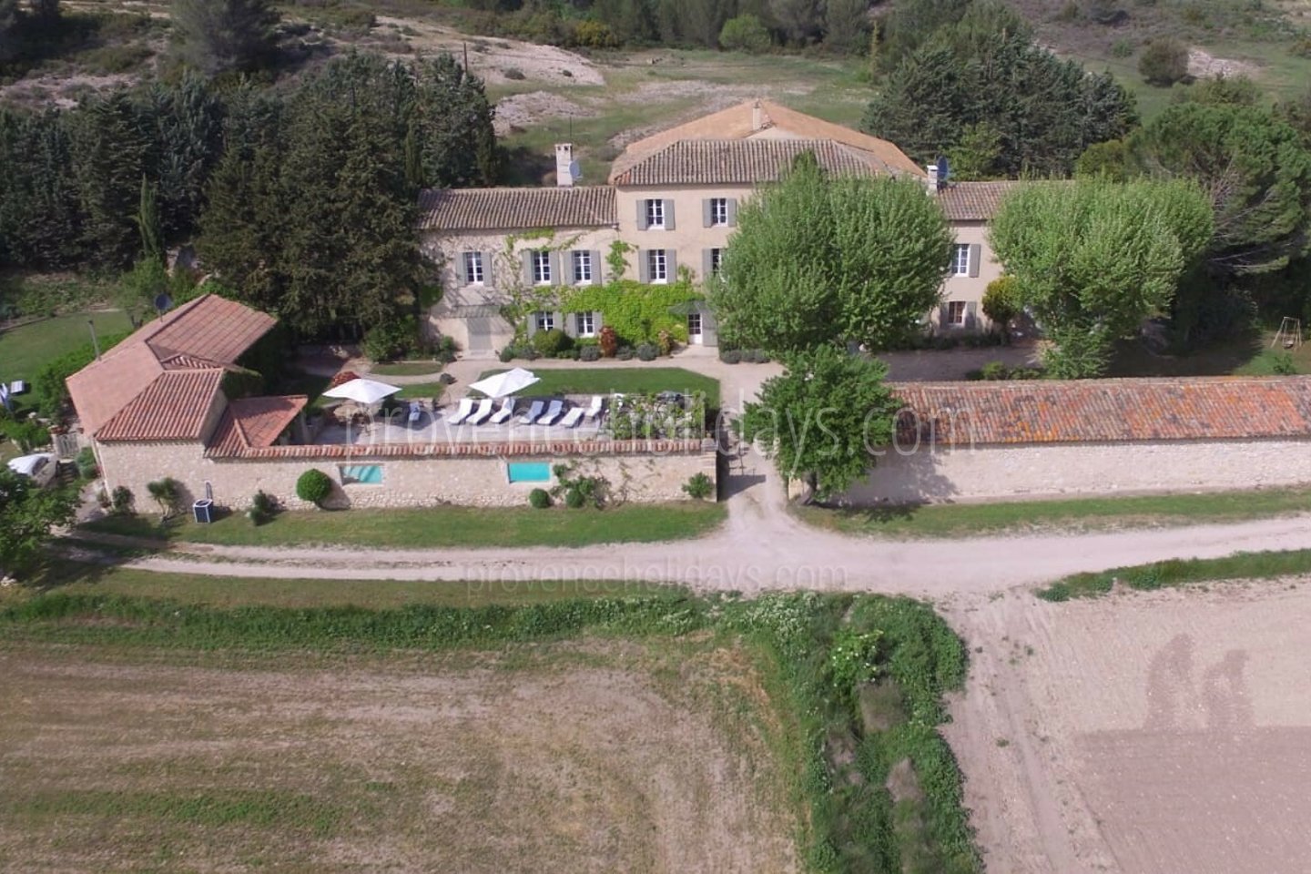 10 - Mas Lambesc: Villa: Exterior