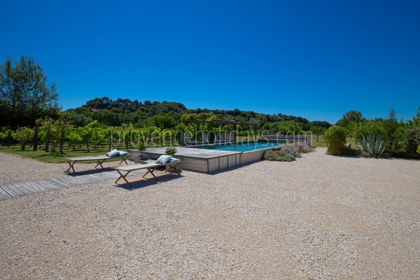 10 - Villa Beaumes: Villa: Exterior