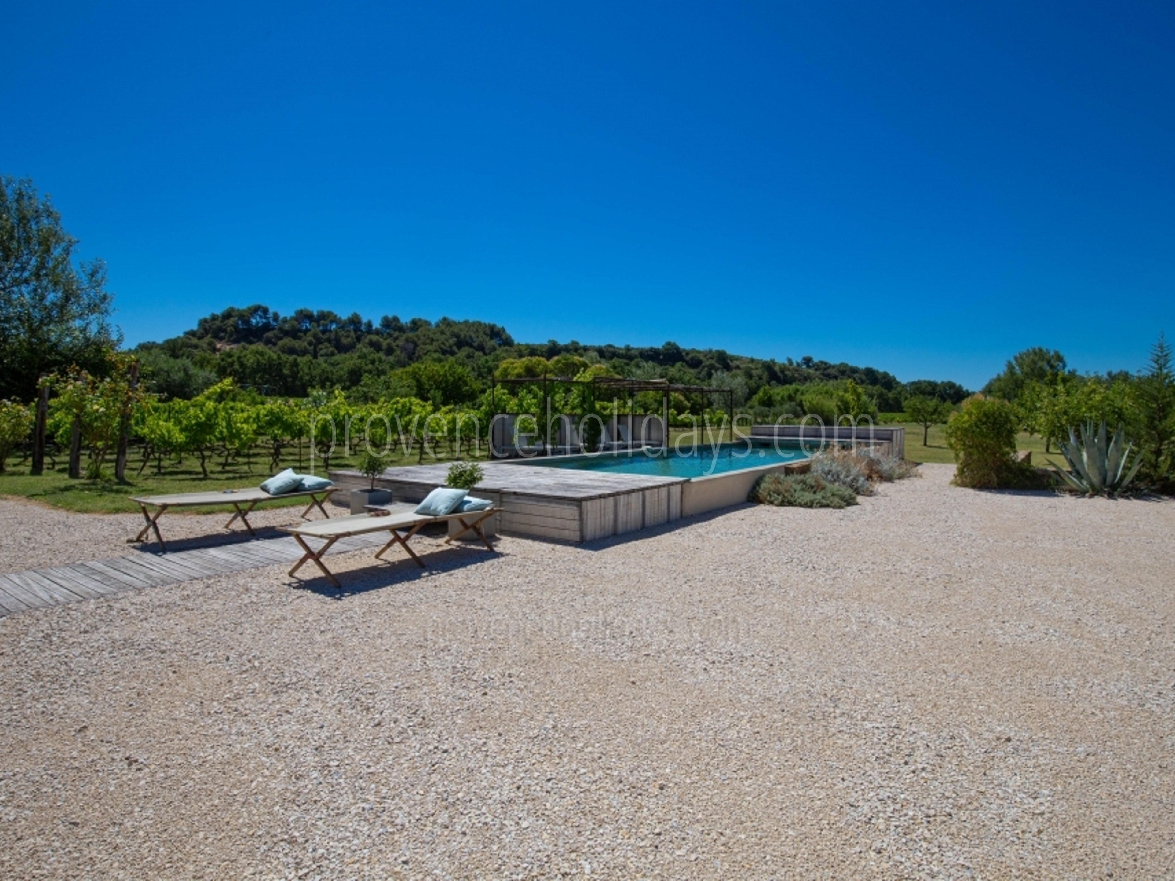 10 - Villa Beaumes: Villa: Exterior