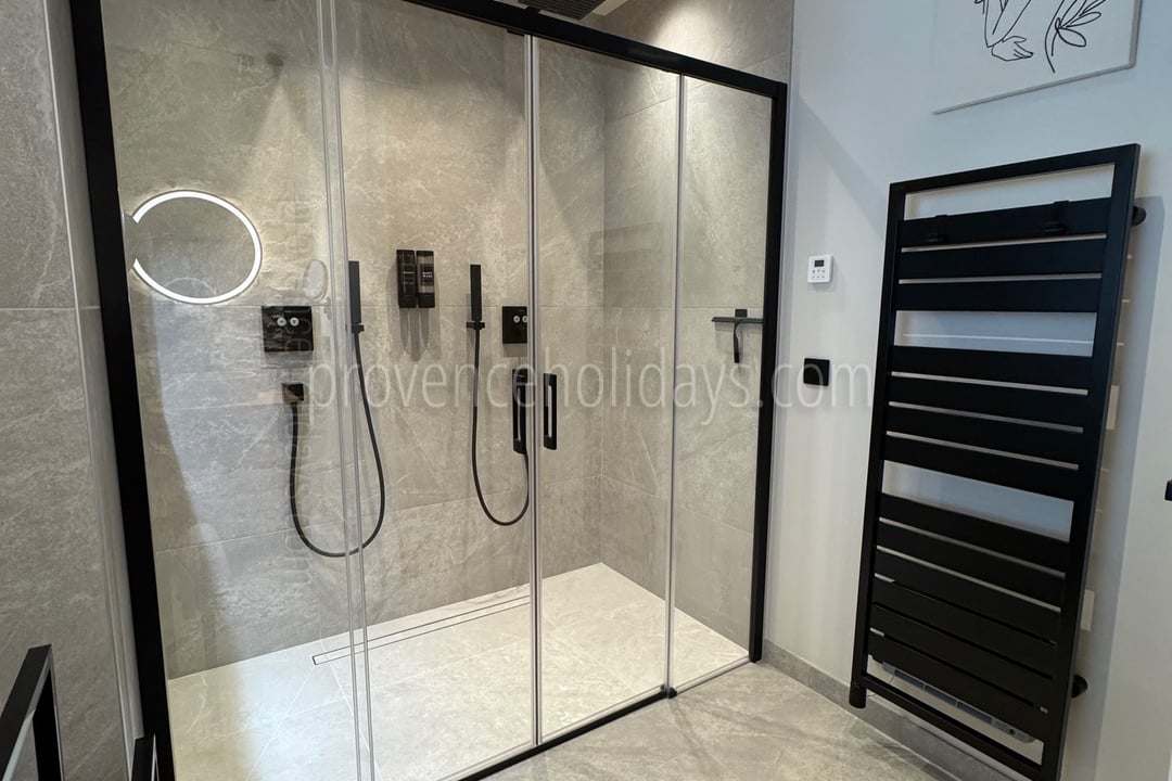 49 - Mas de l\'Oiseau: Villa: Bathroom