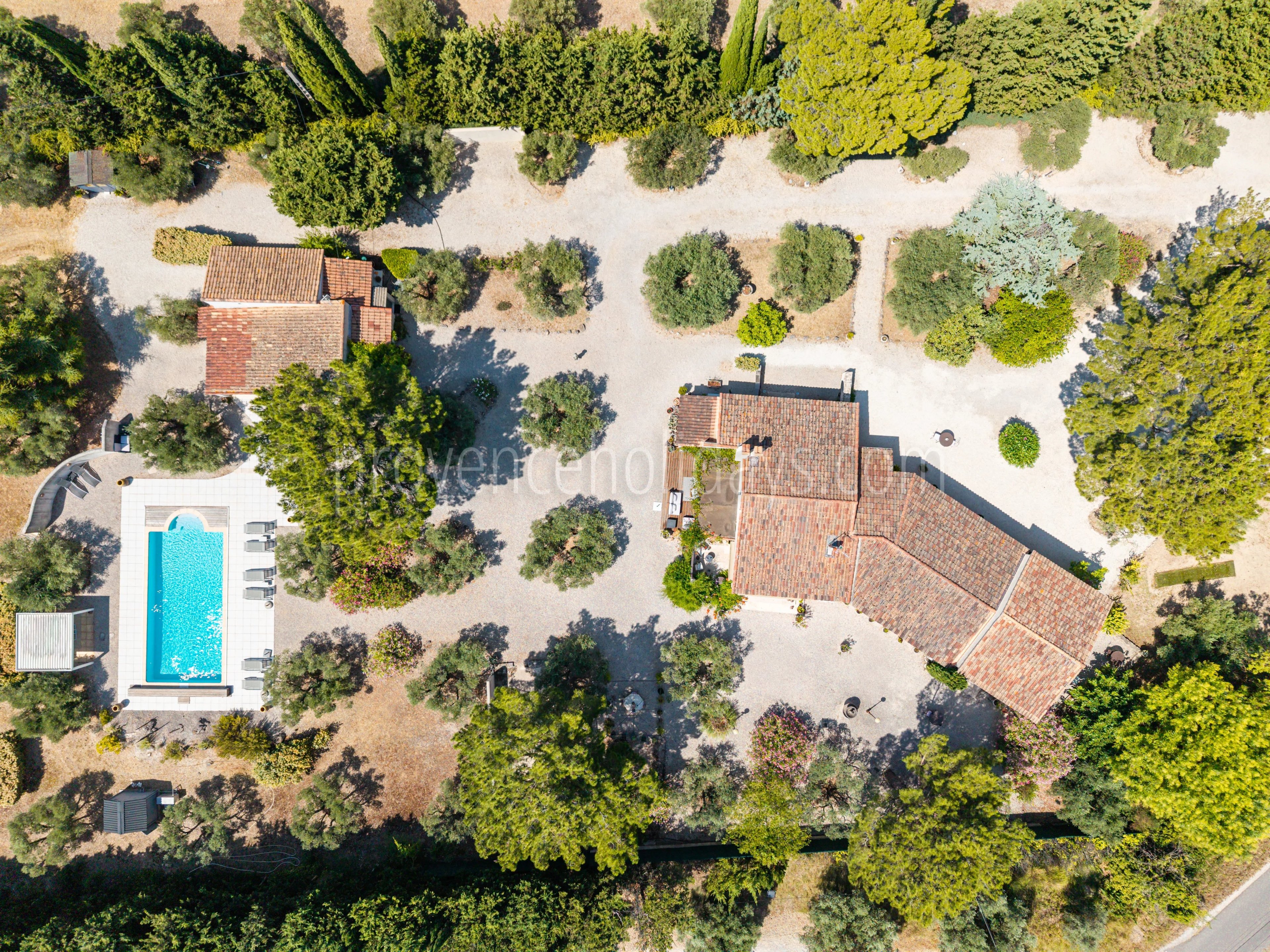 17 - Villa with outbuildings in Mouriès: Villa: Exterior