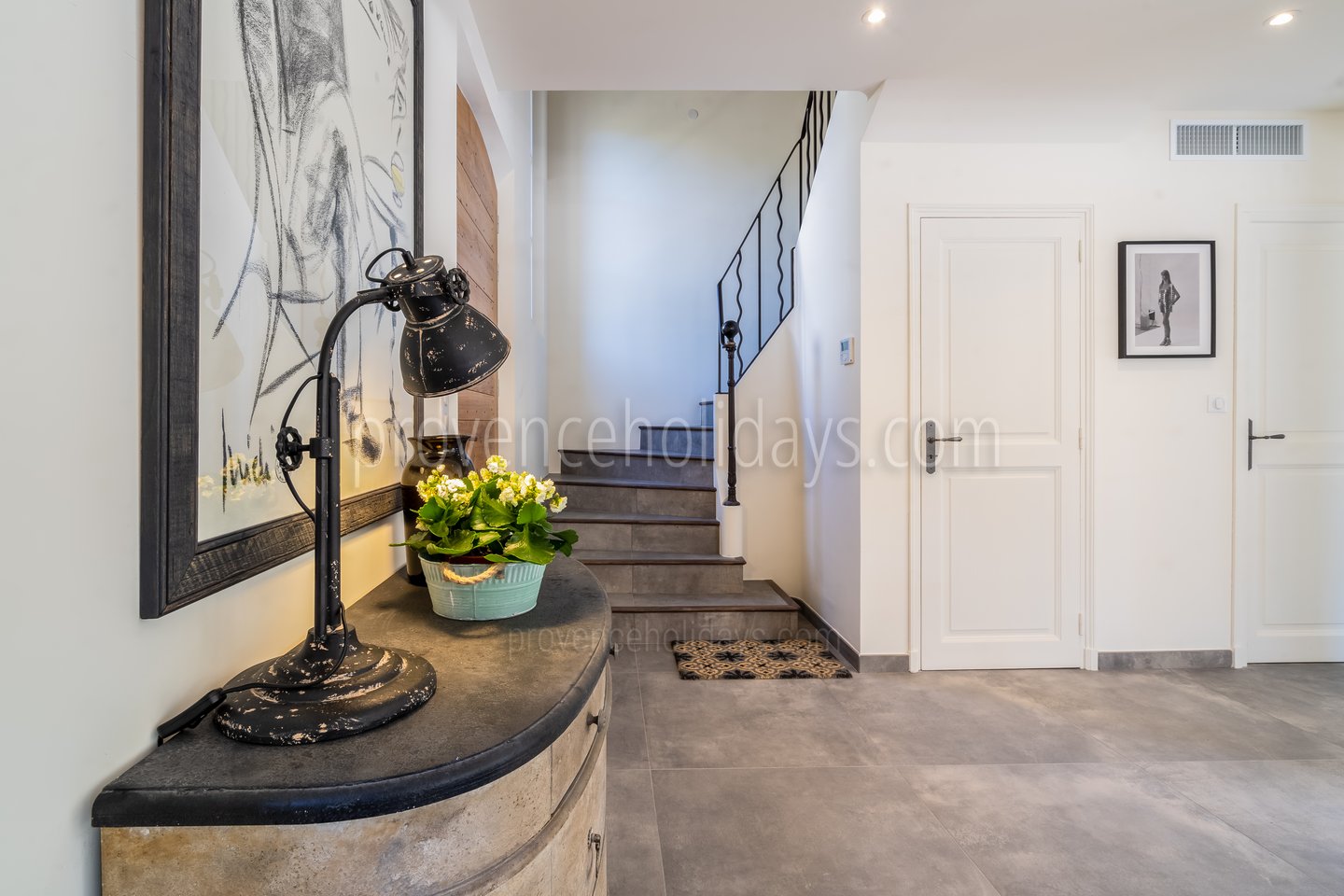 24 - Mas des Amandes: Villa: Interior