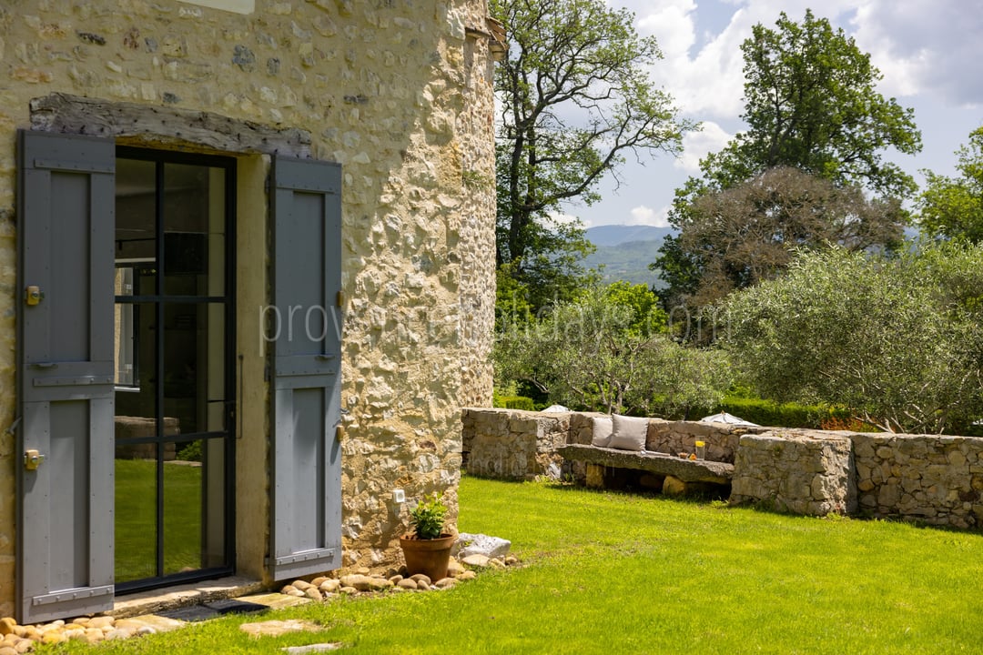 27 - Bastide de Goult: Villa: Exterior