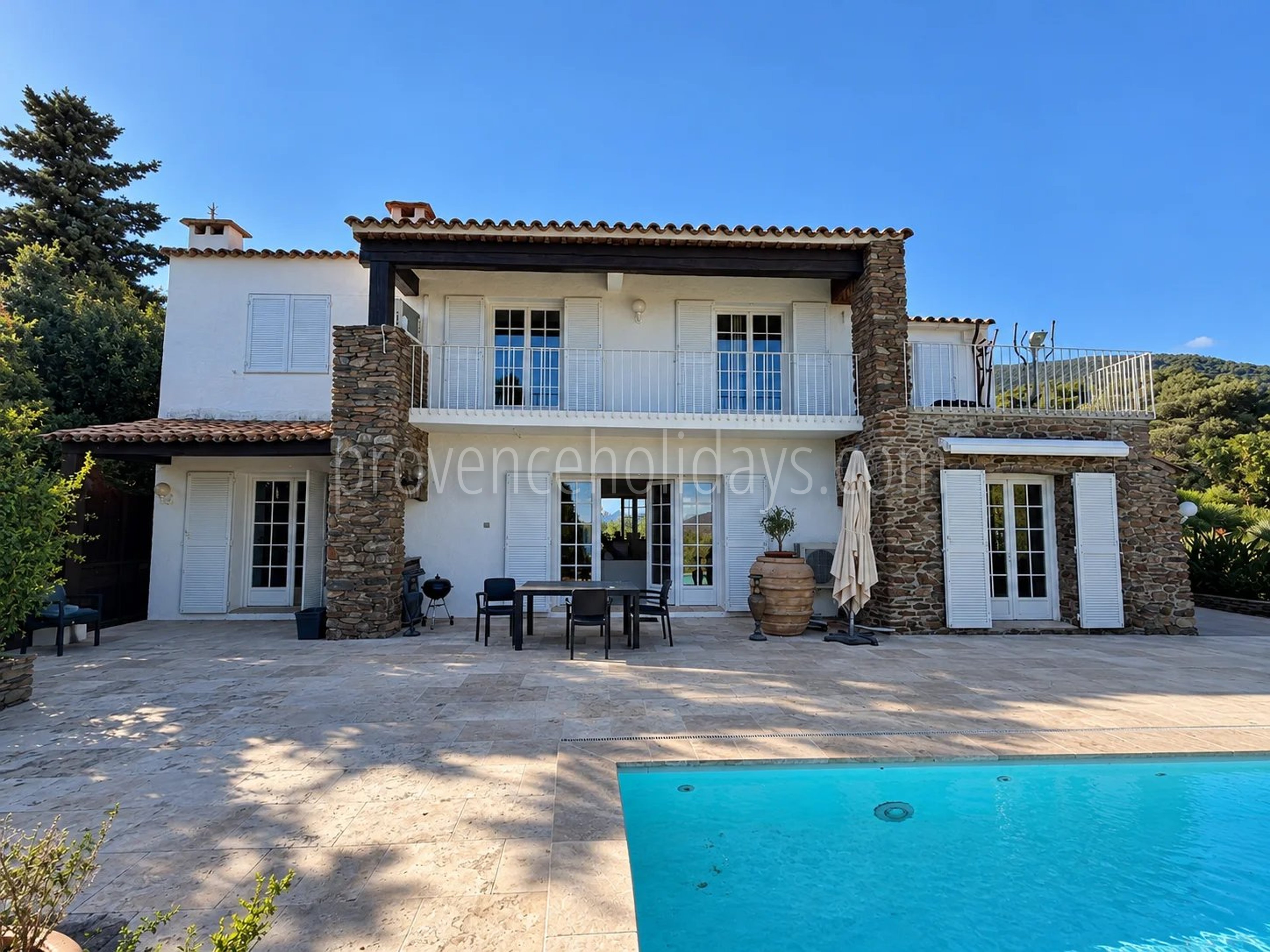 2 - Villa mit Meerblick in Cavalaire-sur-Mer: Villa: Pool