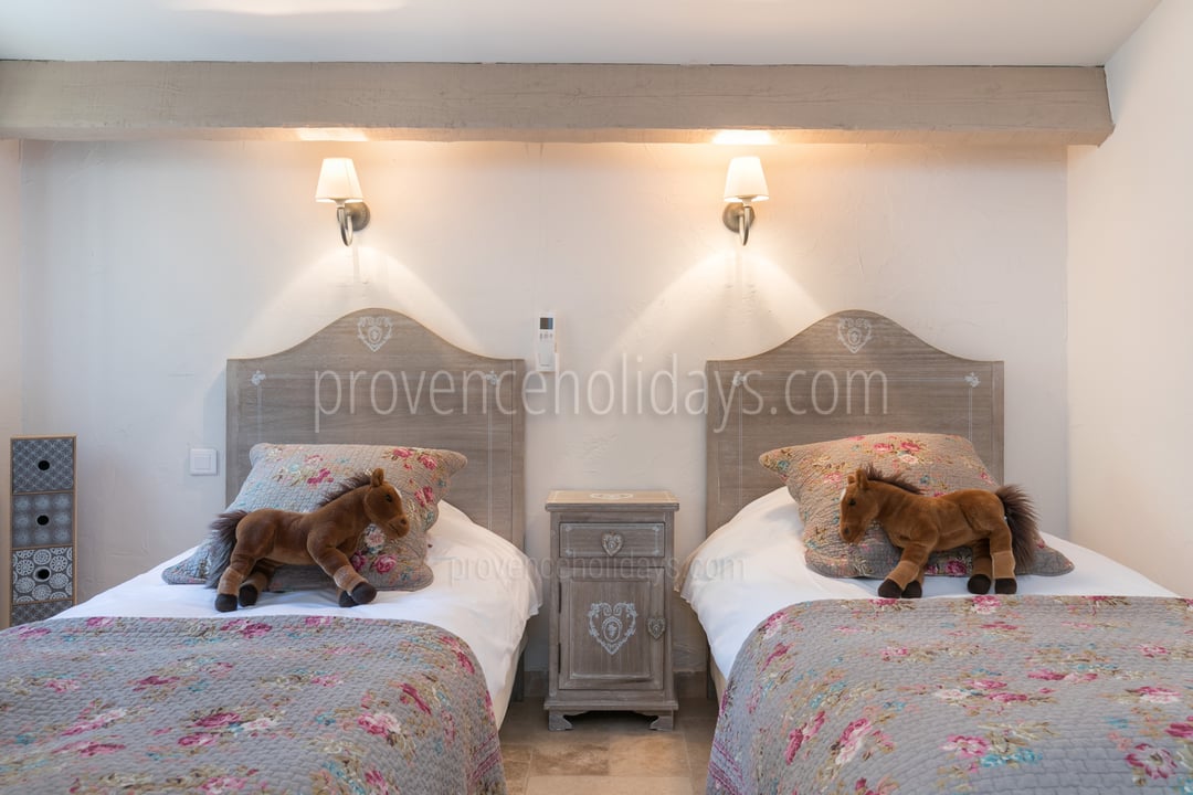23 - Bastide du Var: Villa: Bedroom