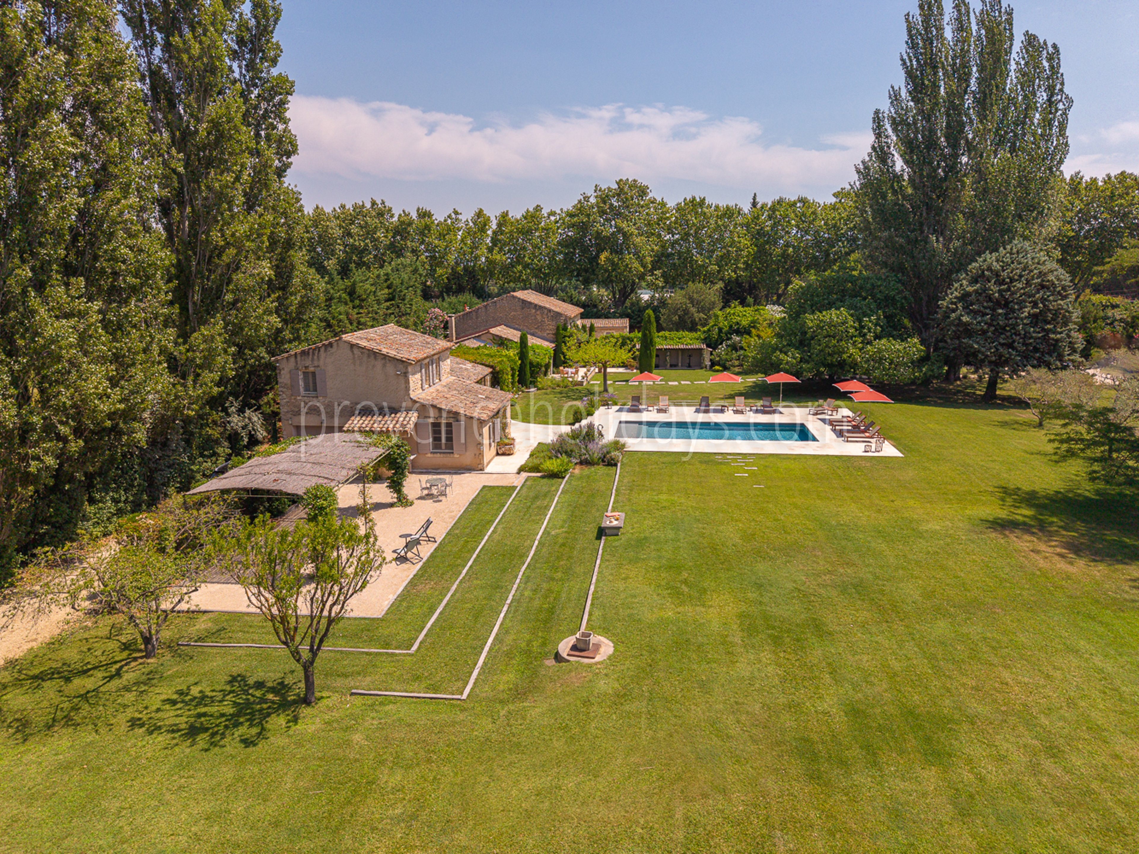 -1 - Le Mas des Magnans: Villa: Exterior