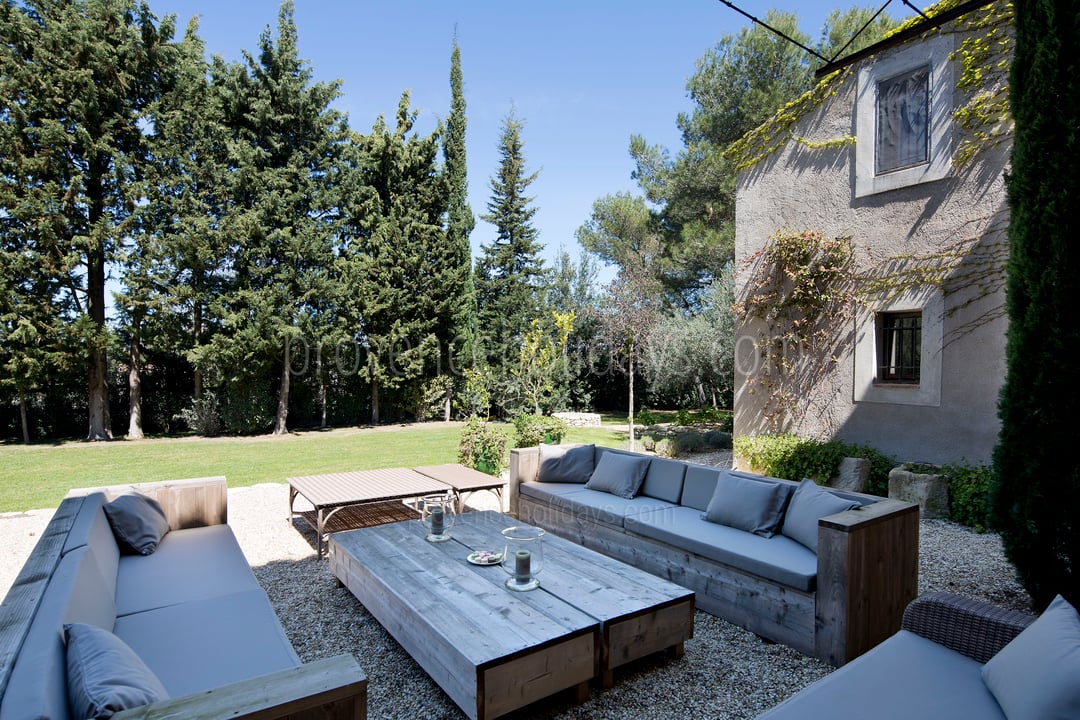 17 - Mas des Alpilles: Villa: Exterior