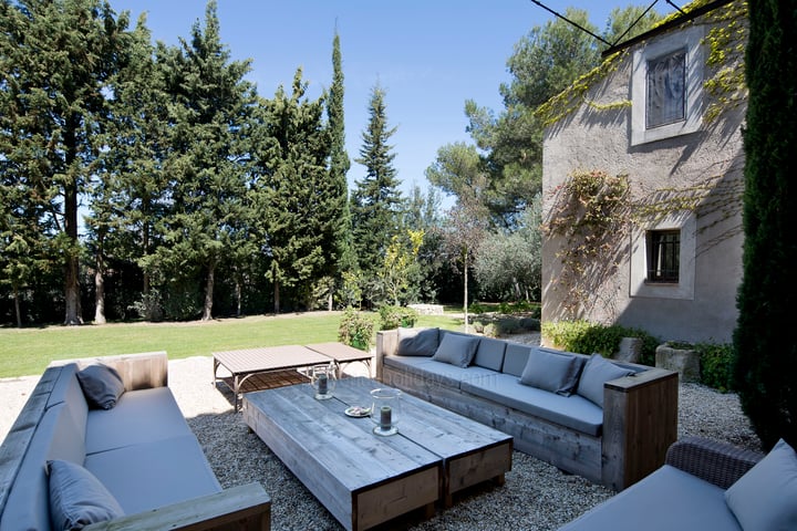 17 - Mas des Alpilles: Villa: Exterior