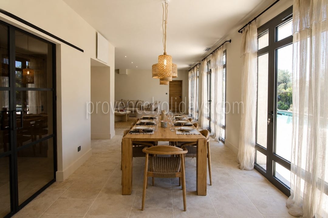 11 - Villa within walking distance of Maussane-les-Alpilles: Villa: Interior