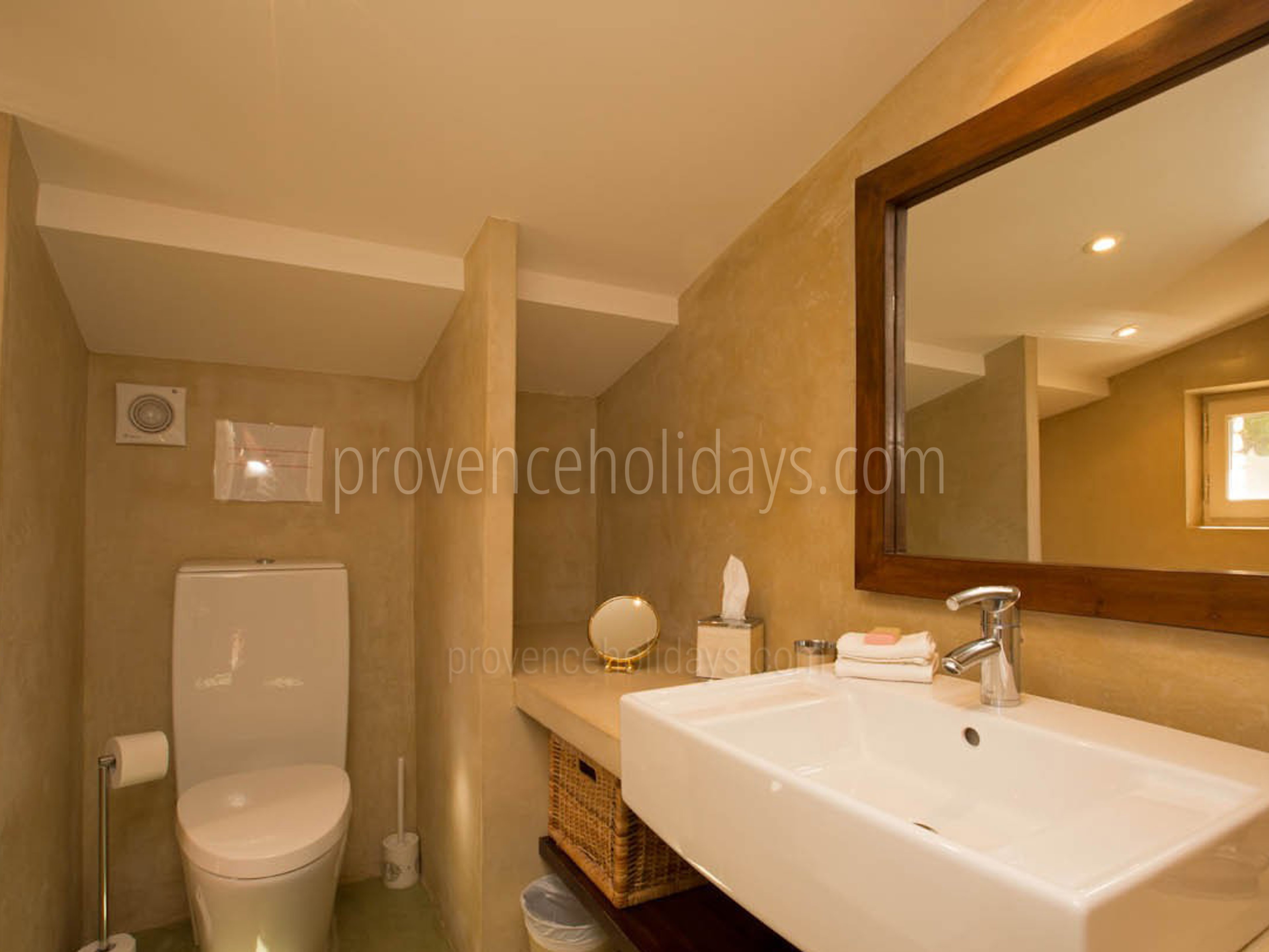 17 - Villa Jean: Villa: Bathroom