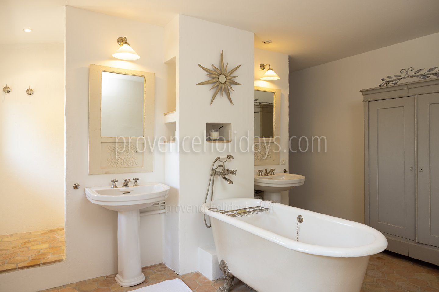 38 - Le Mas de Murs: Villa: Bathroom