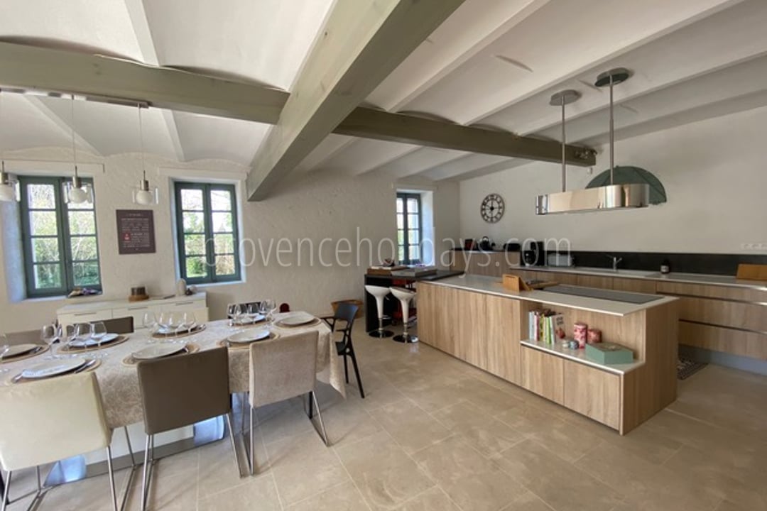 2 - le Refuge Provençal: Villa: Interior